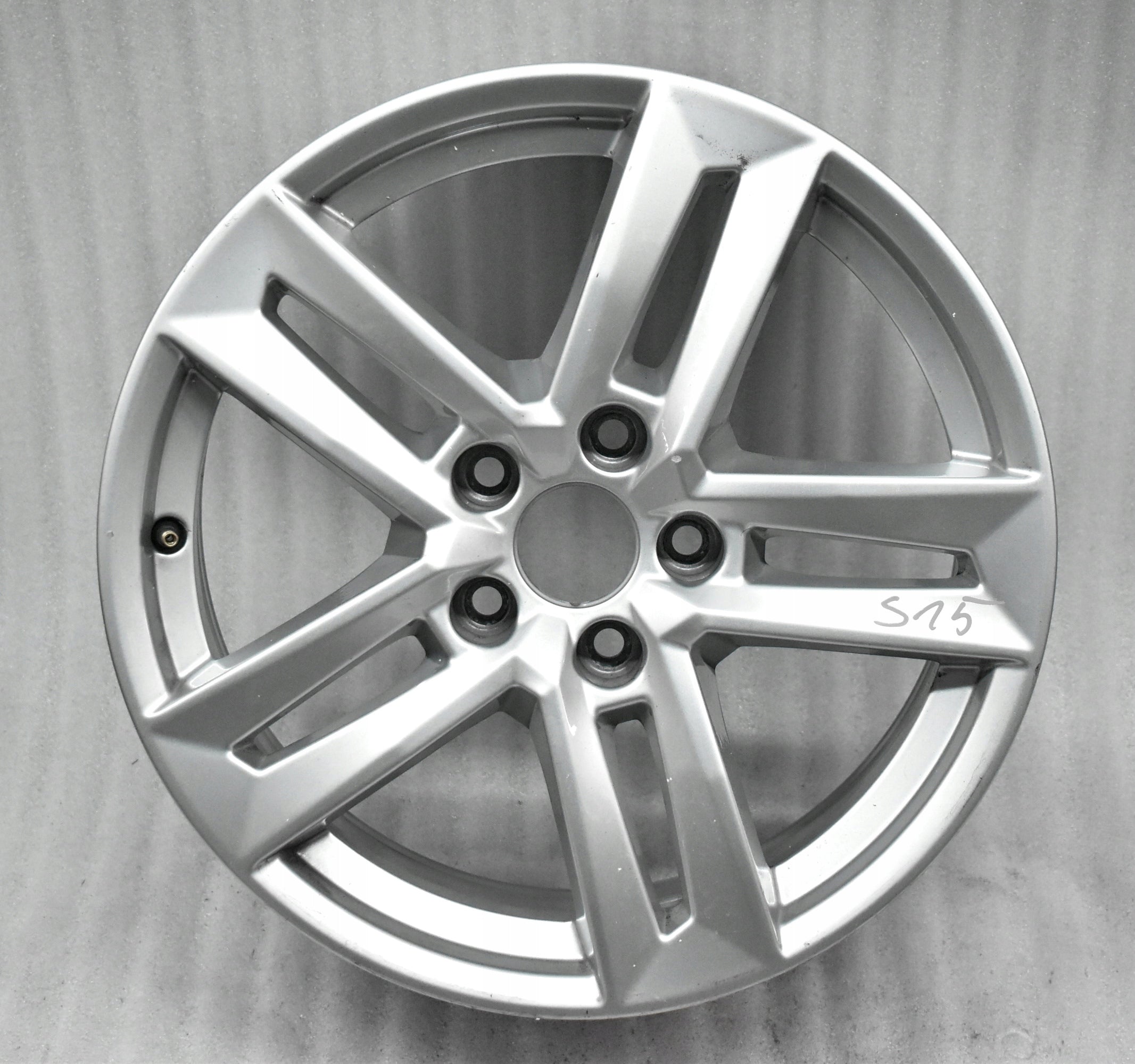 1x Alu Felge Audi S4 A4 Aluminum rim 17 Zoll 7.0J 5x112 42ET 8W0601025P