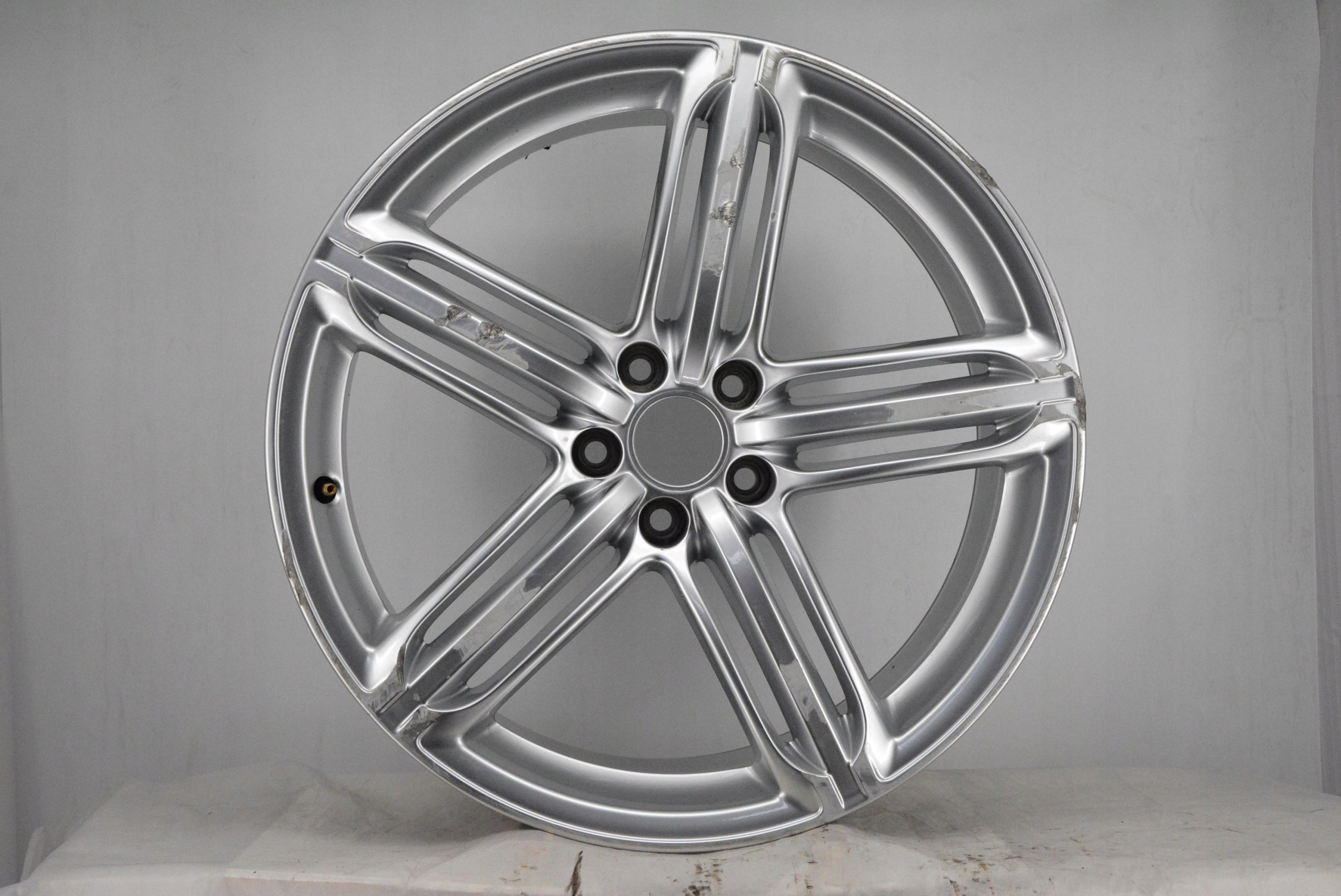  1x Alu Felge Audi allroad Aluminum rim 20 Zoll 8.5J 5x112 45ET 4G0601025BN product image