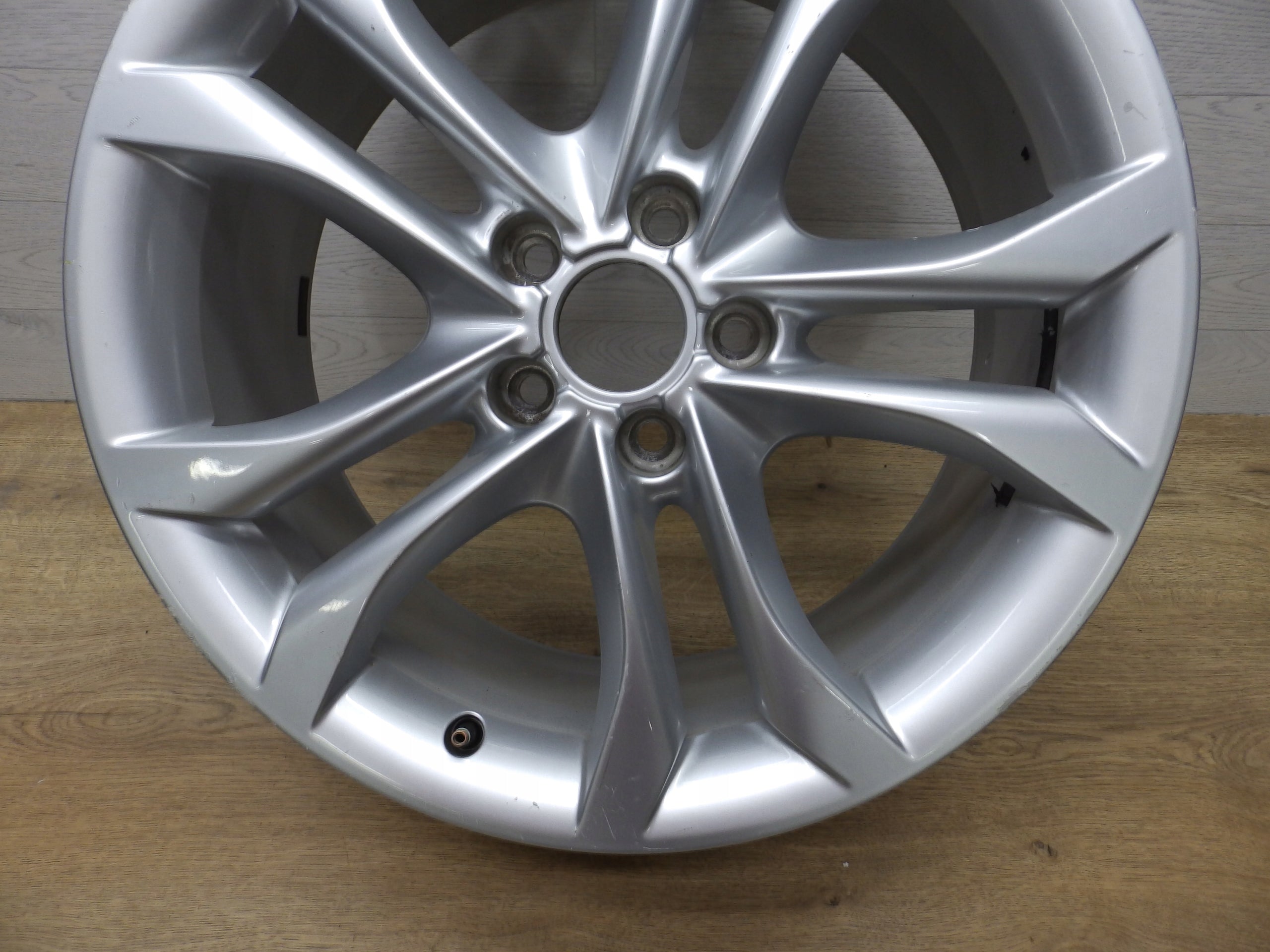 1x Alu Felge Audi A4 Aluminum rim 18 Zoll 7.5J 5x112 43ET 8K0601025