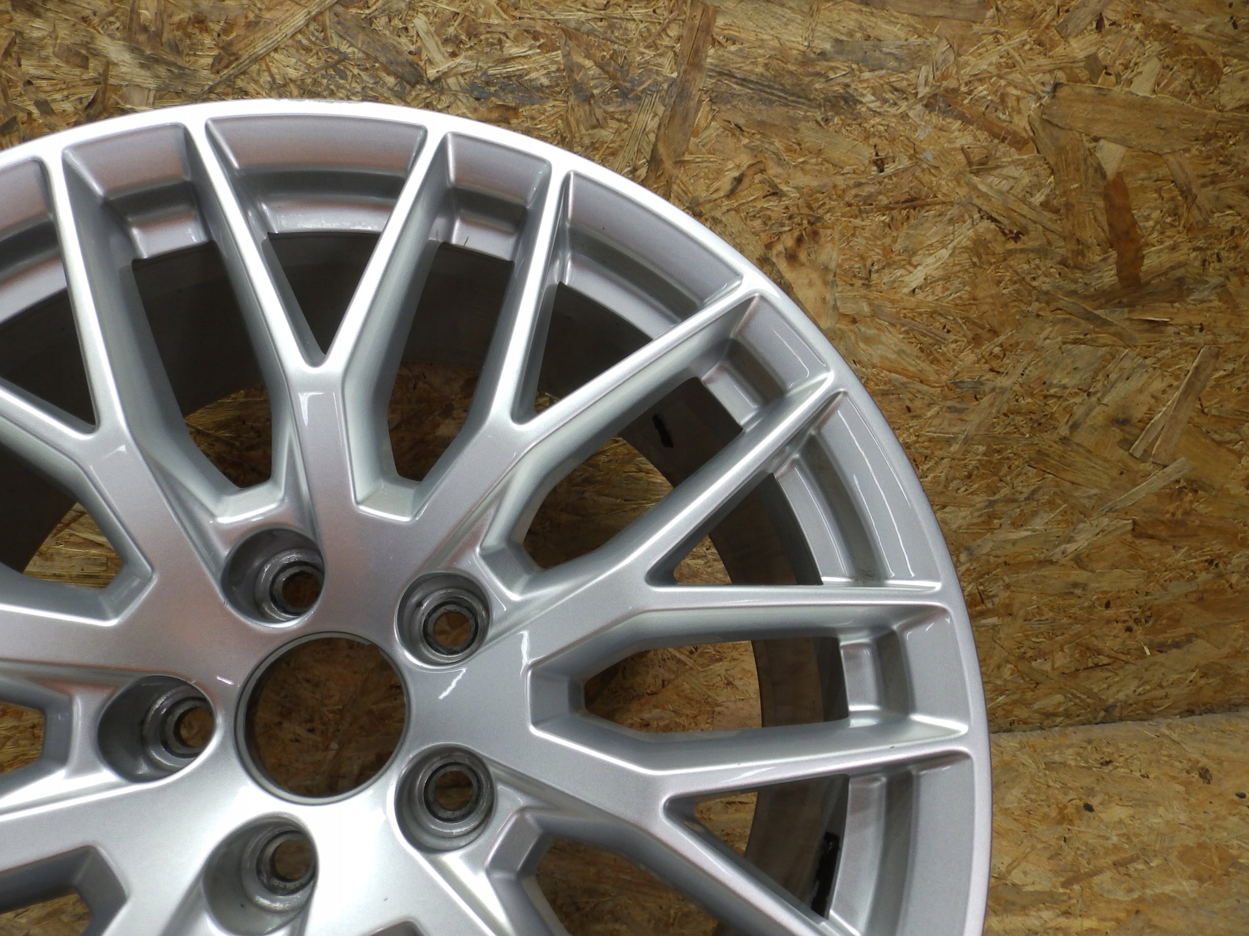 1x Alu Felge Audi A4 Aluminum rim 18 Zoll 8.0J 5x112 40ET