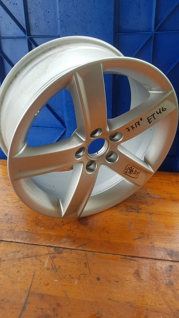 1x Alu Felge Audi A4 Aluminum rim 17 Zoll 7.0J 5x112 8K0071497