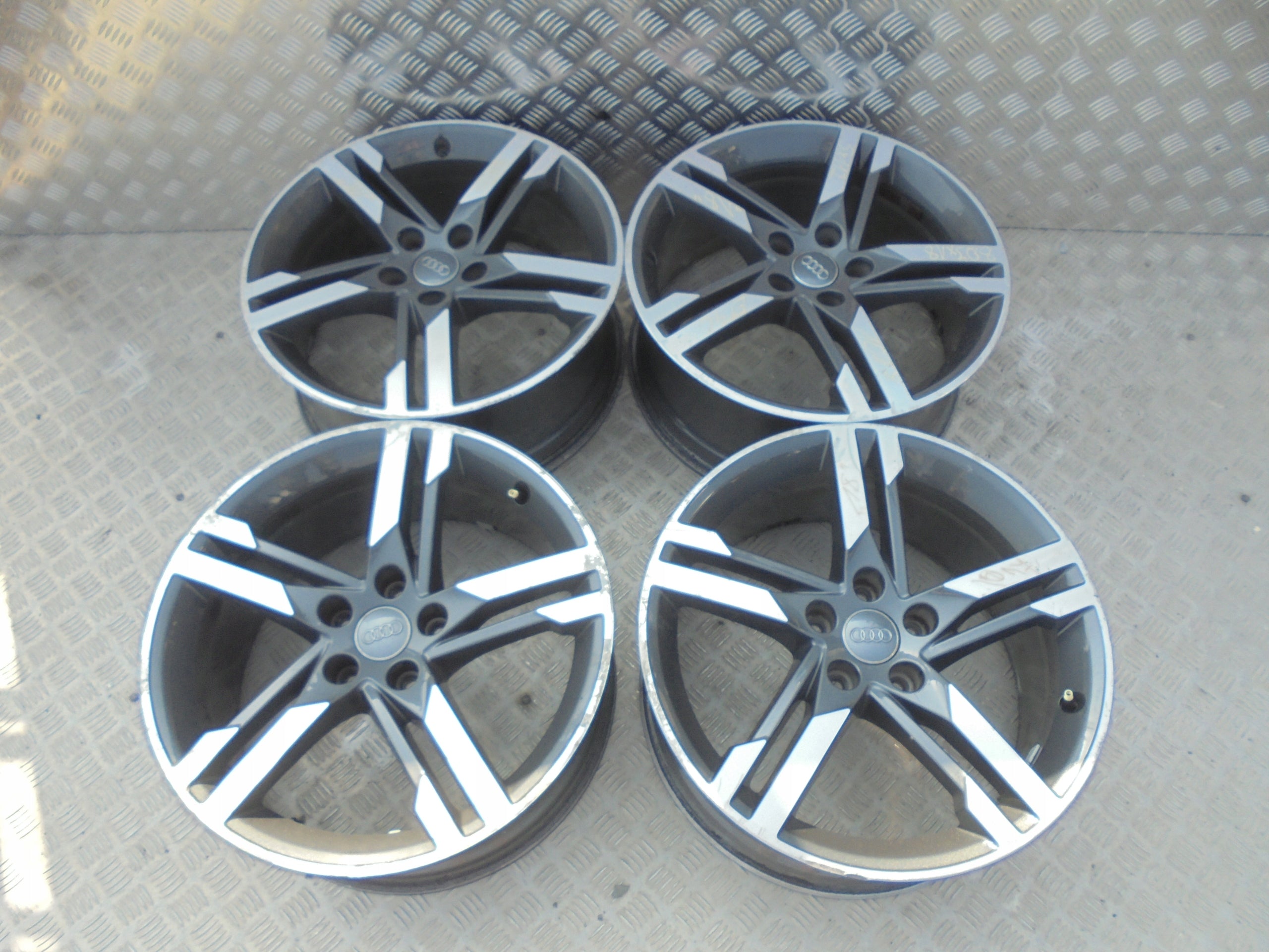 Alu Felge Audi A4 Aluminum rim 18 Zoll 8.0J 5x112 40ET