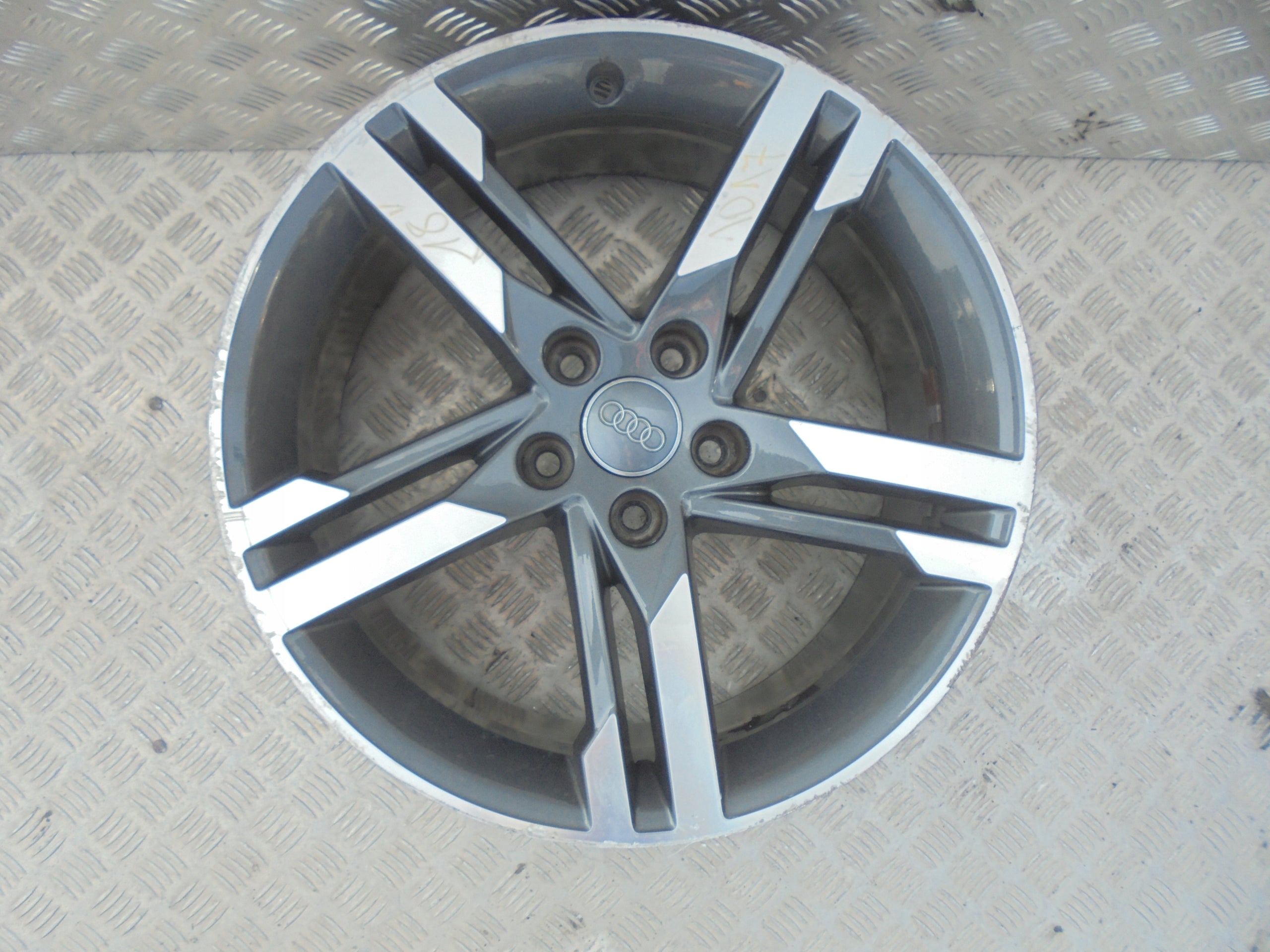 Alu Felge Audi A4 Aluminum rim 18 Zoll 8.0J 5x112 40ET