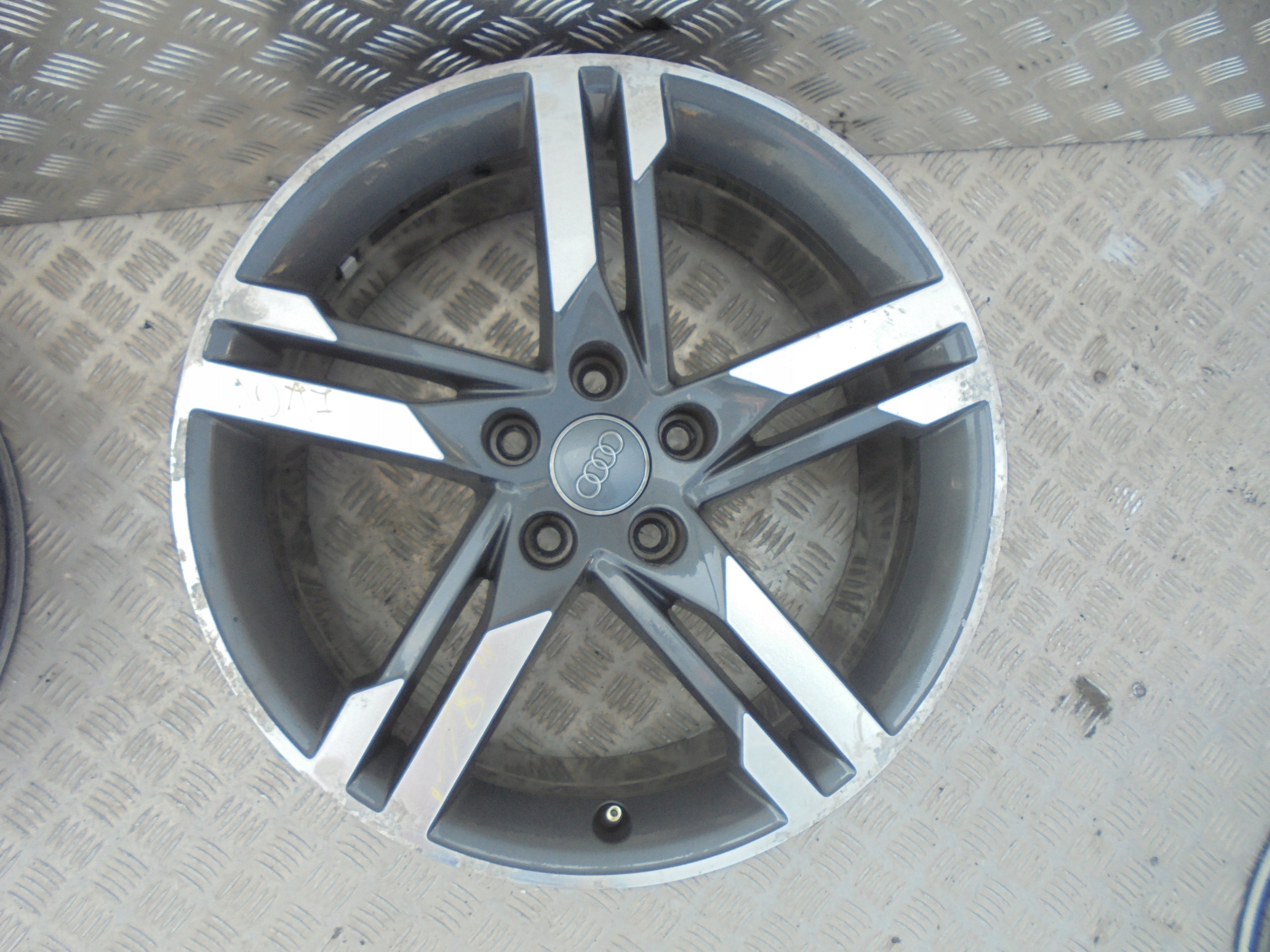 Alu Felge Audi A4 Aluminum rim 18 Zoll 8.0J 5x112 40ET