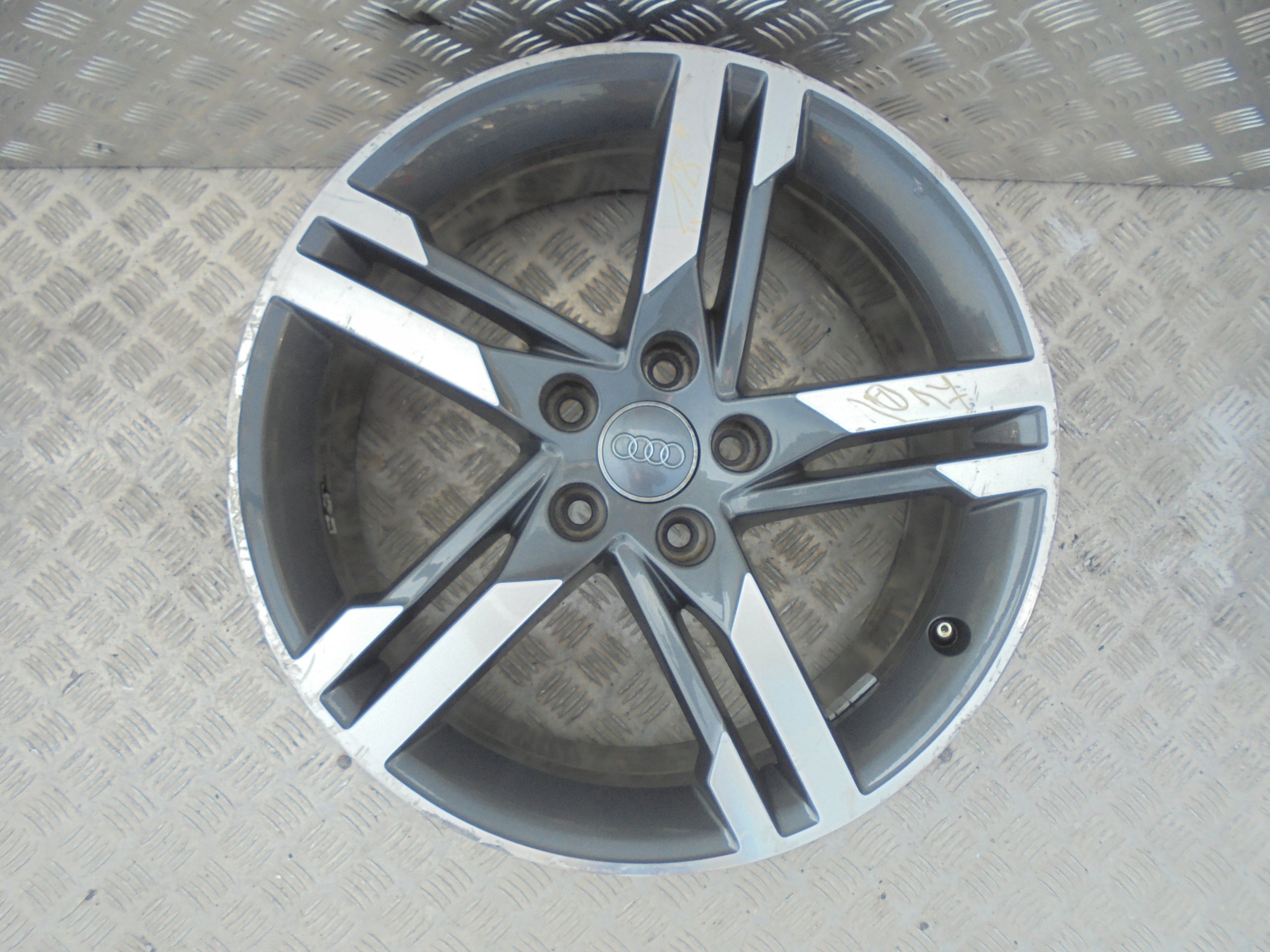 Alu Felge Audi A4 Aluminum rim 18 Zoll 8.0J 5x112 40ET