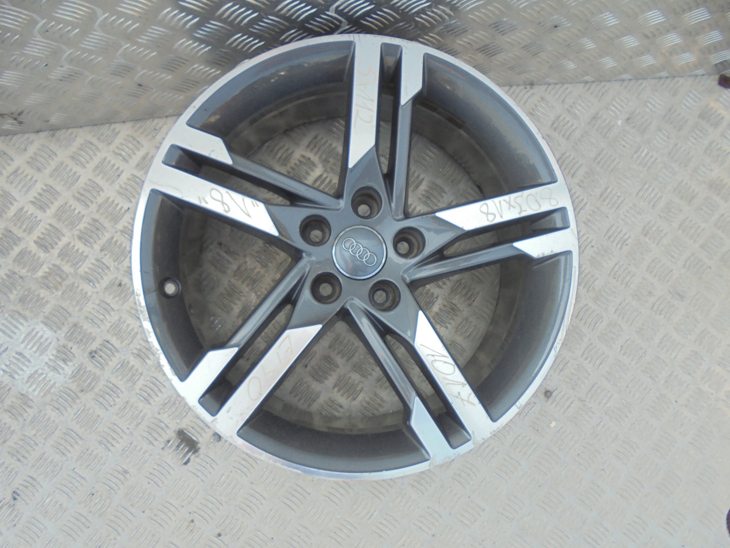 Alu Felge Audi A4 Aluminum rim 18 Zoll 8.0J 5x112 40ET