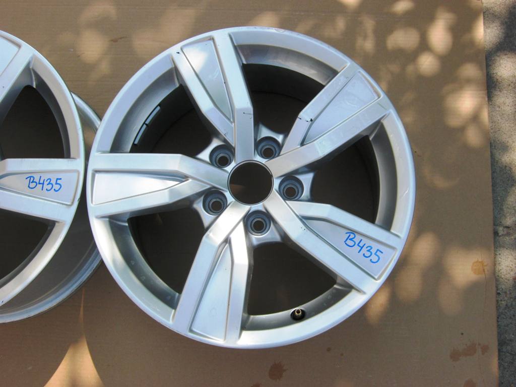 1x Alu Felge Audi A4 Aluminum rim 16 Zoll 7.0J 5x112 35ET 8W0601025A