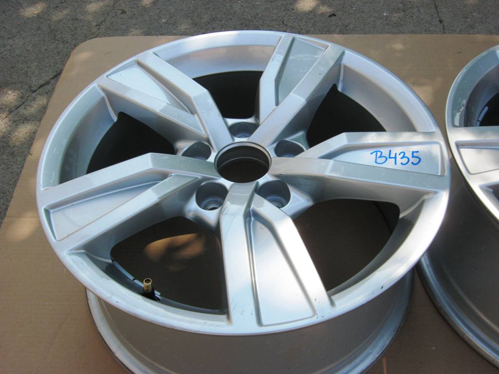 1x Alu Felge Audi A4 Aluminum rim 16 Zoll 7.0J 5x112 35ET 8W0601025A