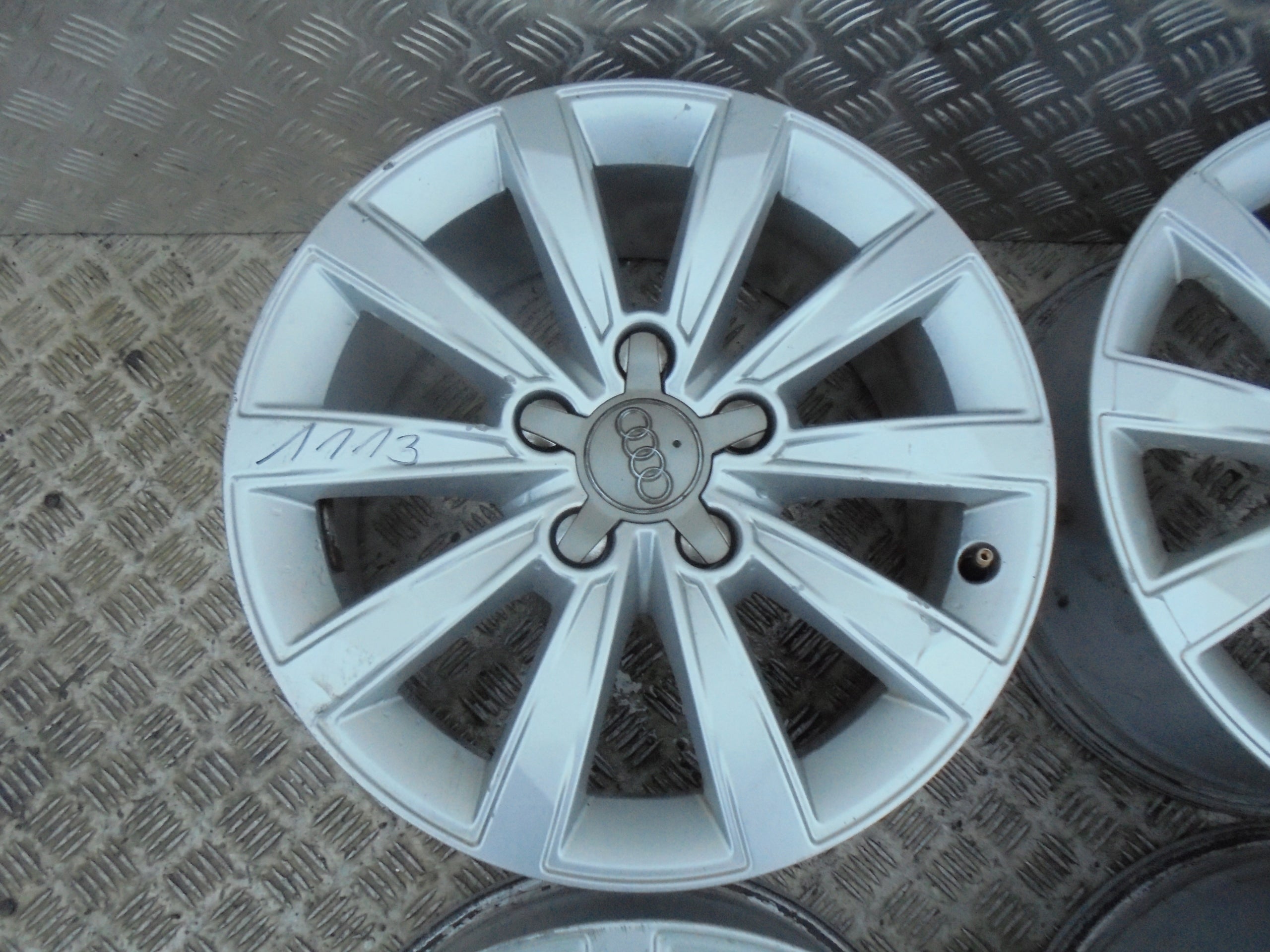 Alu Felge Audi A4 Aluminum rim 16 Zoll 7.0J 5x112