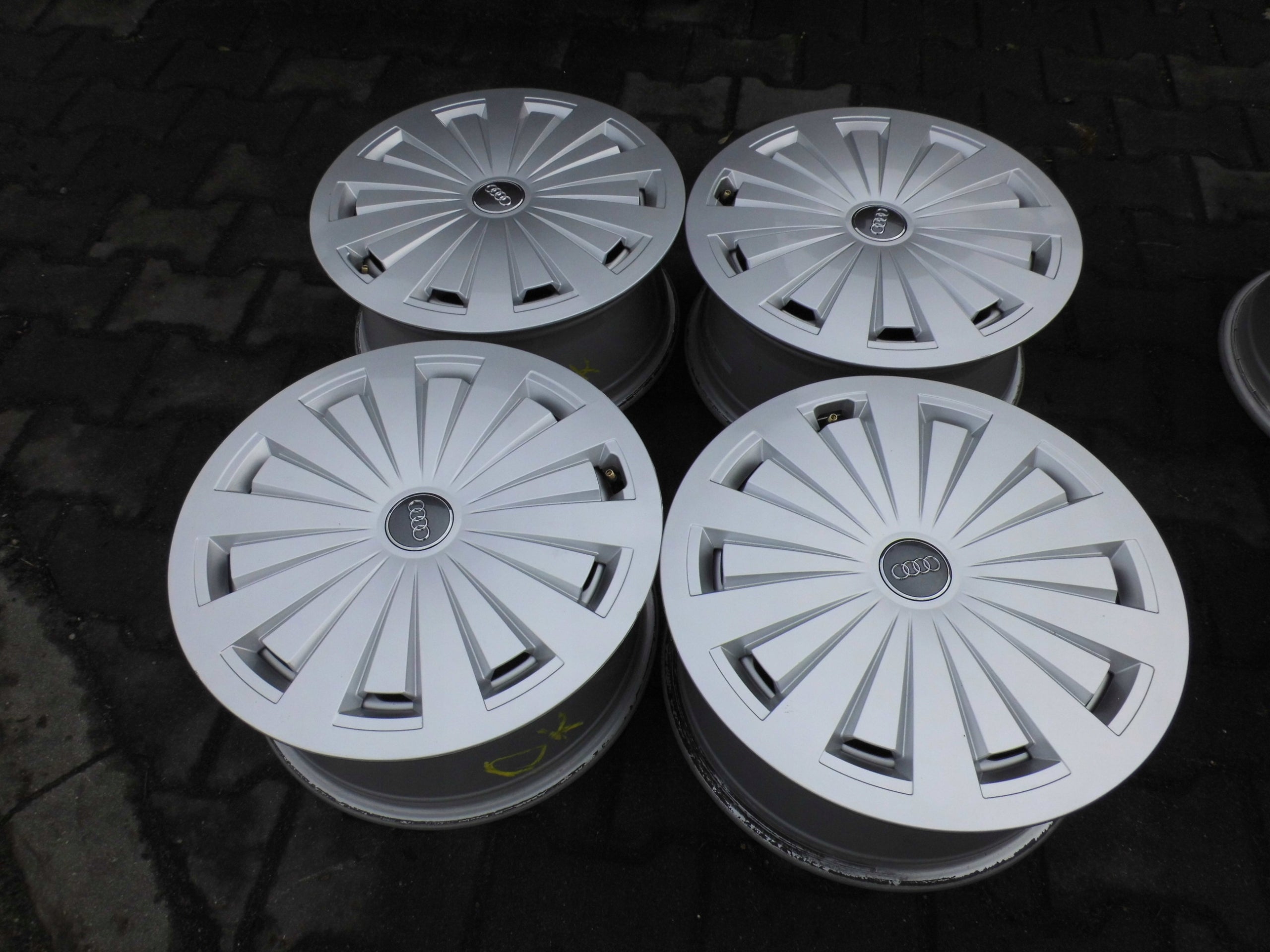 Alu Felge Audi A4 Aluminum rim 16 Zoll 7.5J 5x112 35ET