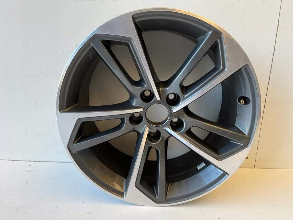 1x Alu Felge Audi A4 Aluminum rim 18 Zoll 8.0J 5x112 8W0601025DL