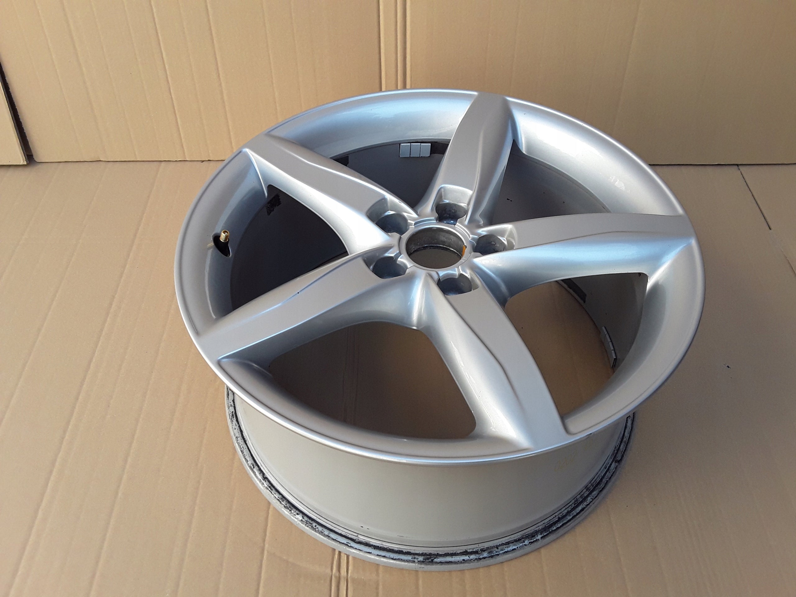 1x Alu Felge Audi A4 Aluminum rim 18 Zoll 8.0J 5x112 47ET 8K0601025CD