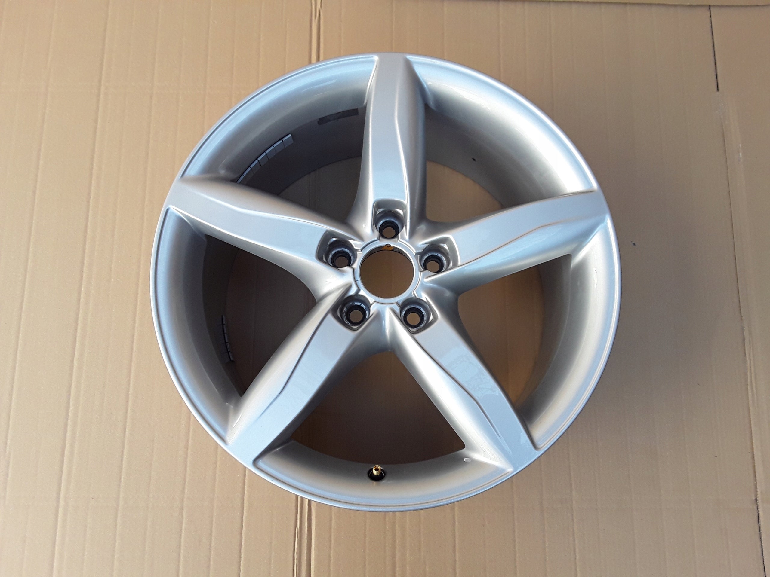 1x Alu Felge Audi A4 Aluminum rim 18 Zoll 8.0J 5x112 47ET 8K0601025CD