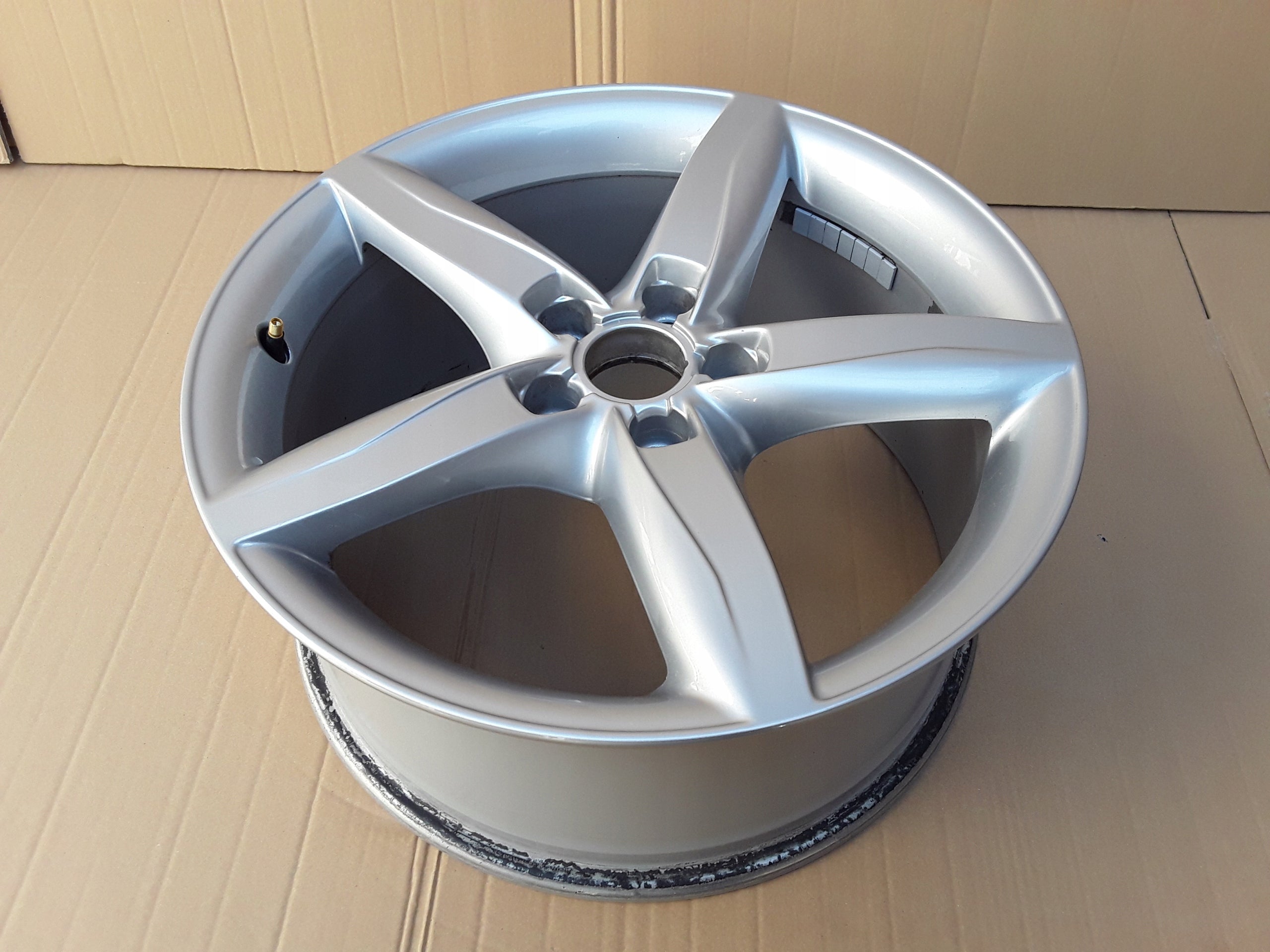 1x Alu Felge Audi A4 Aluminum rim 18 Zoll 8.0J 5x112 47ET 8K0601025CD