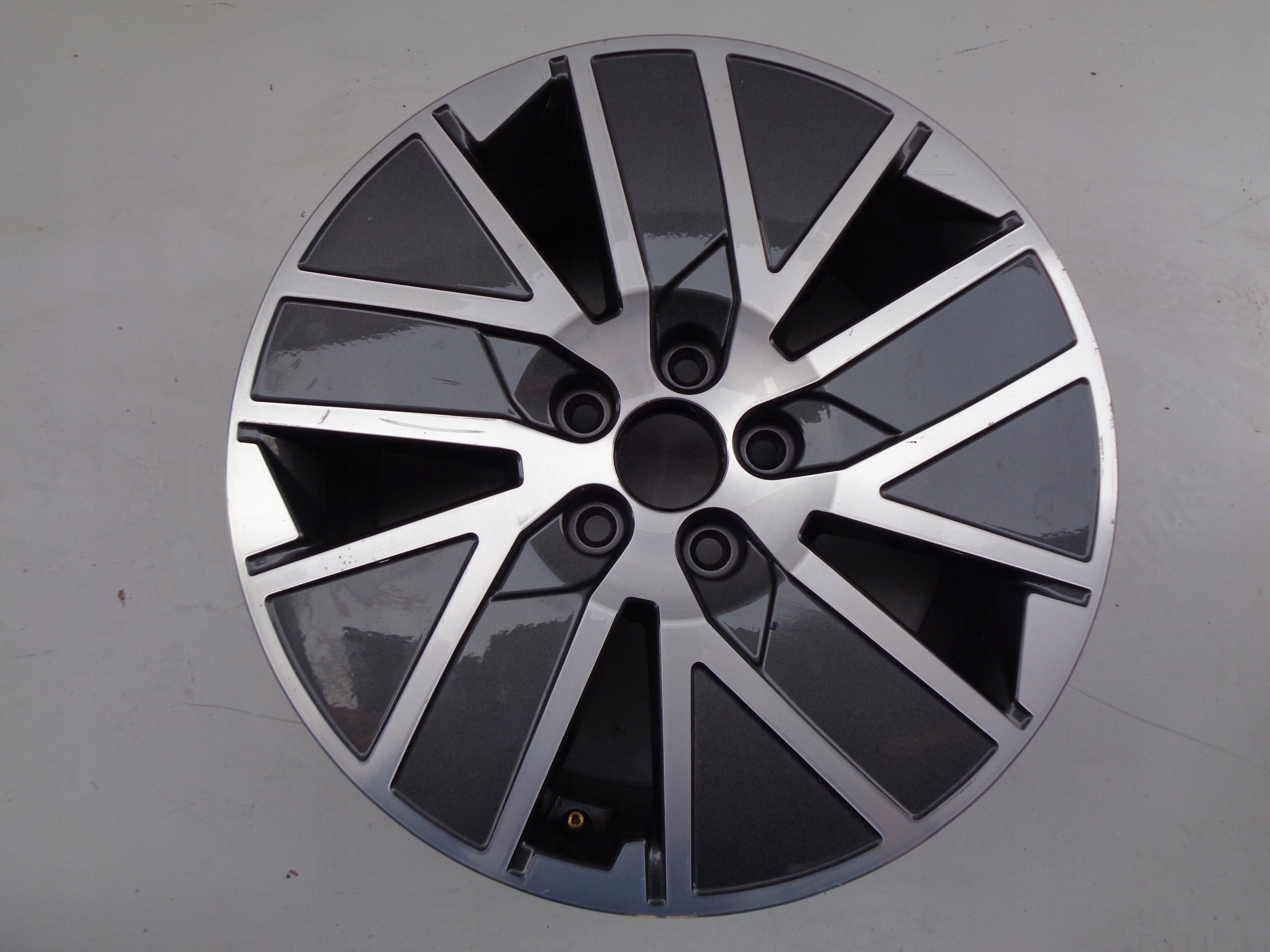  1x Alu Felge Audi A4 Aluminum rim 17 Zoll 7.5J 5x112 51ET product image