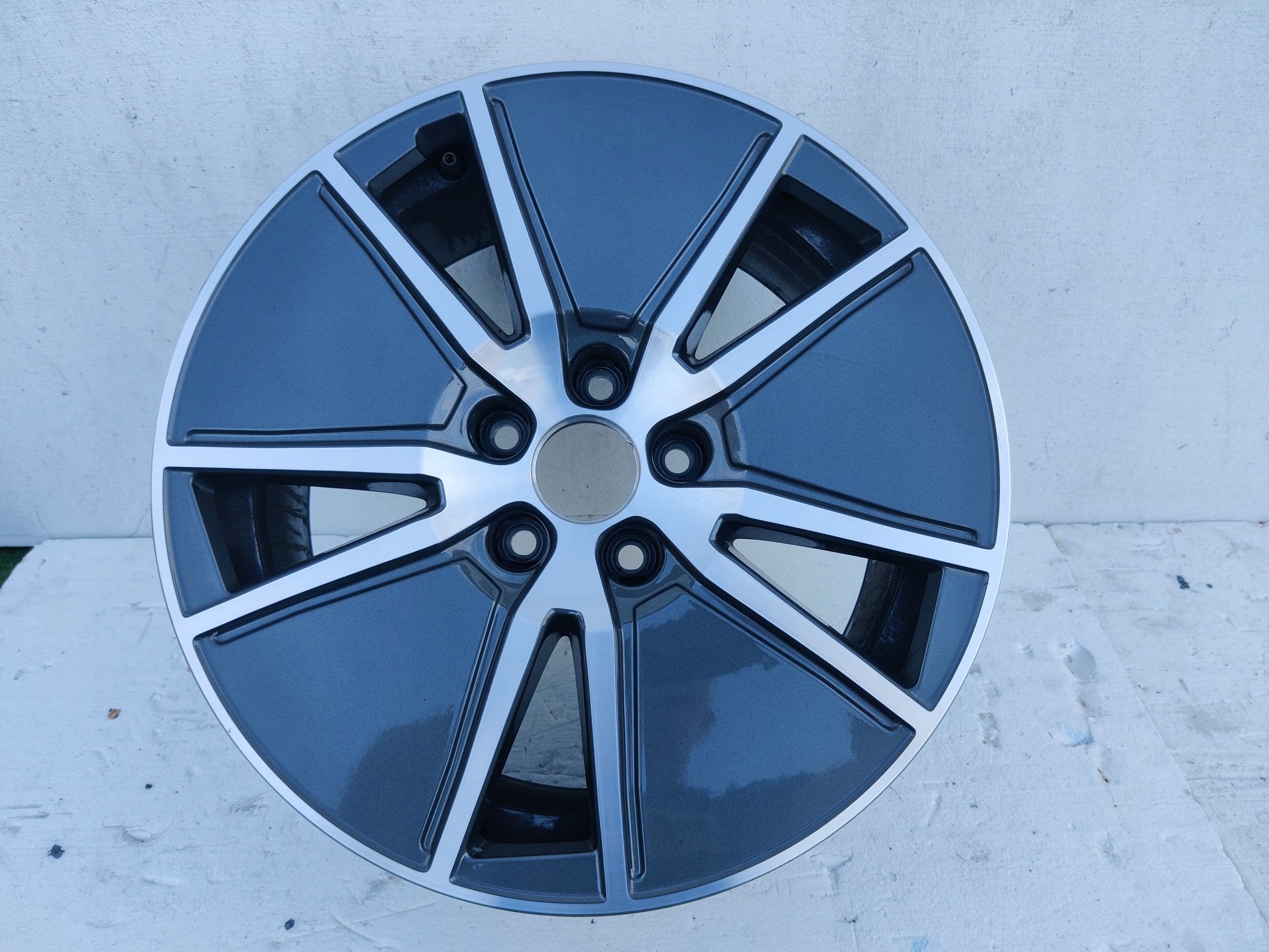  1x Alu Felge Audi A4 Aluminum rim 17 Zoll 7.5J 5x112 8w0601025dj product image