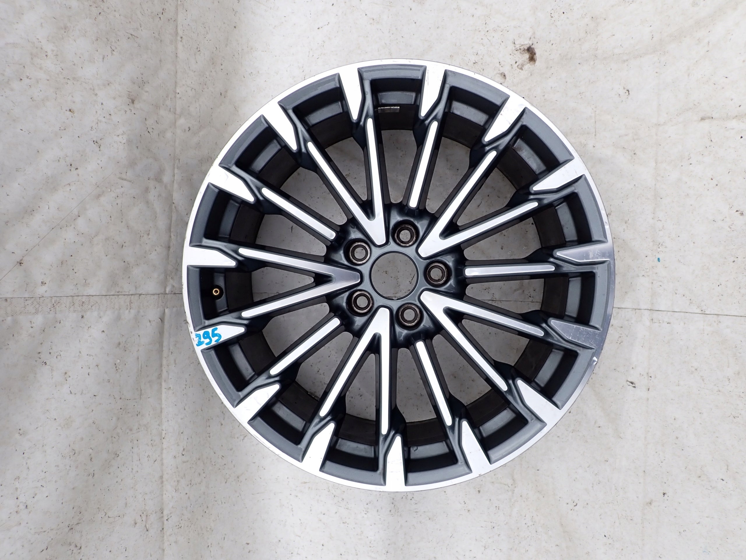  1x aluminum rim Audi A4 aluminum rim 19 inch 8.5J 32ET 8W0601025BJ  product image