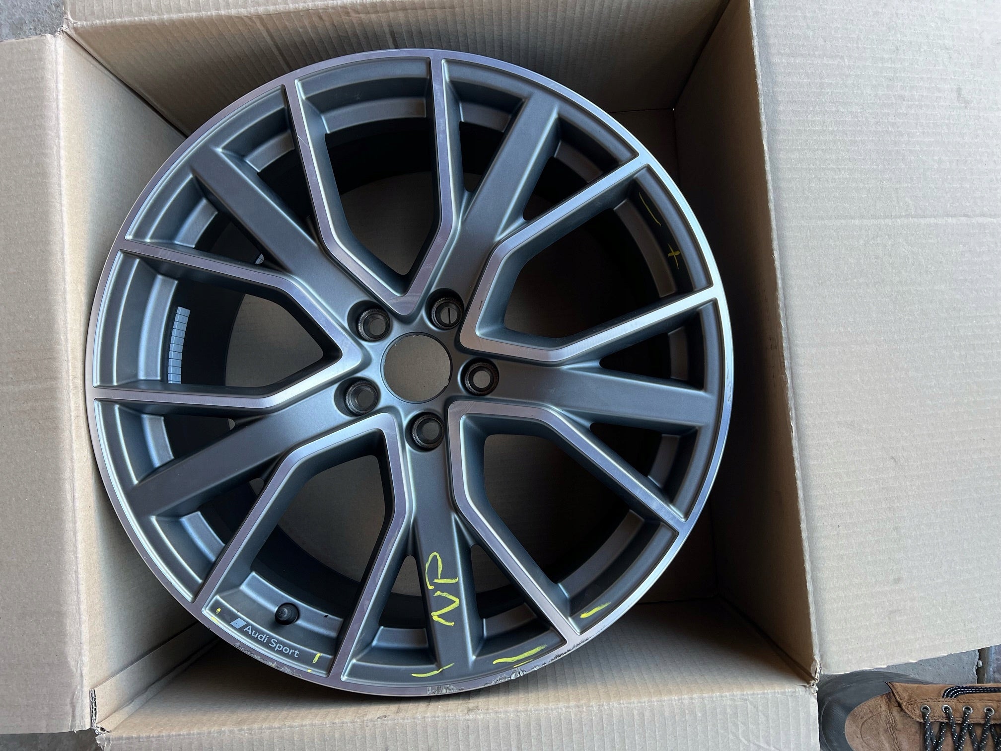  1x aluminum rim Audi A4 Aluminum rim 19 inch 8.0J 5x112 40ET 8W0601025DH  product image