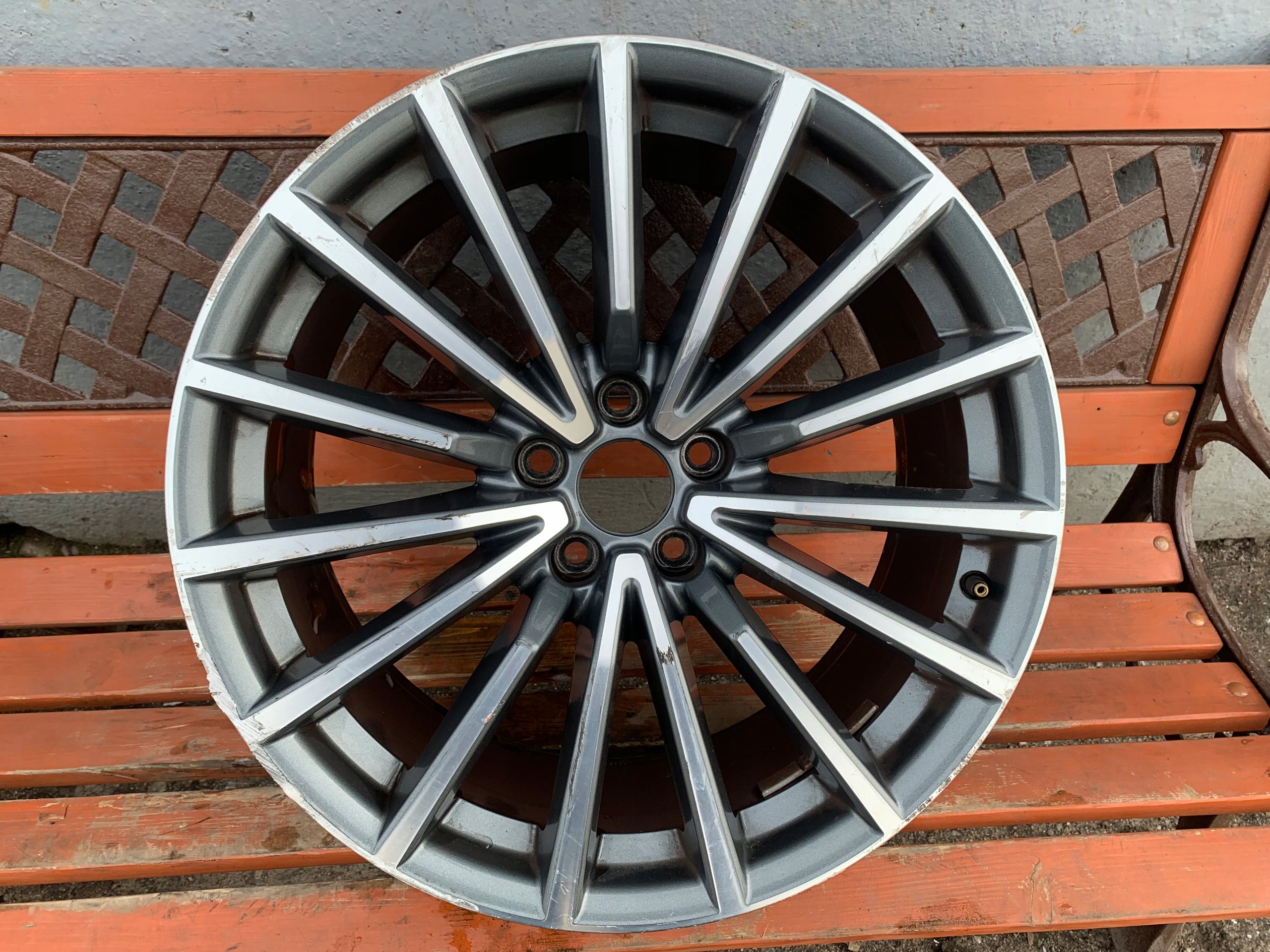  1x aluminum rim Audi A4 Aluminum rim 19 inch 8.5J 5x112 32ET 8W0601025AN  product image