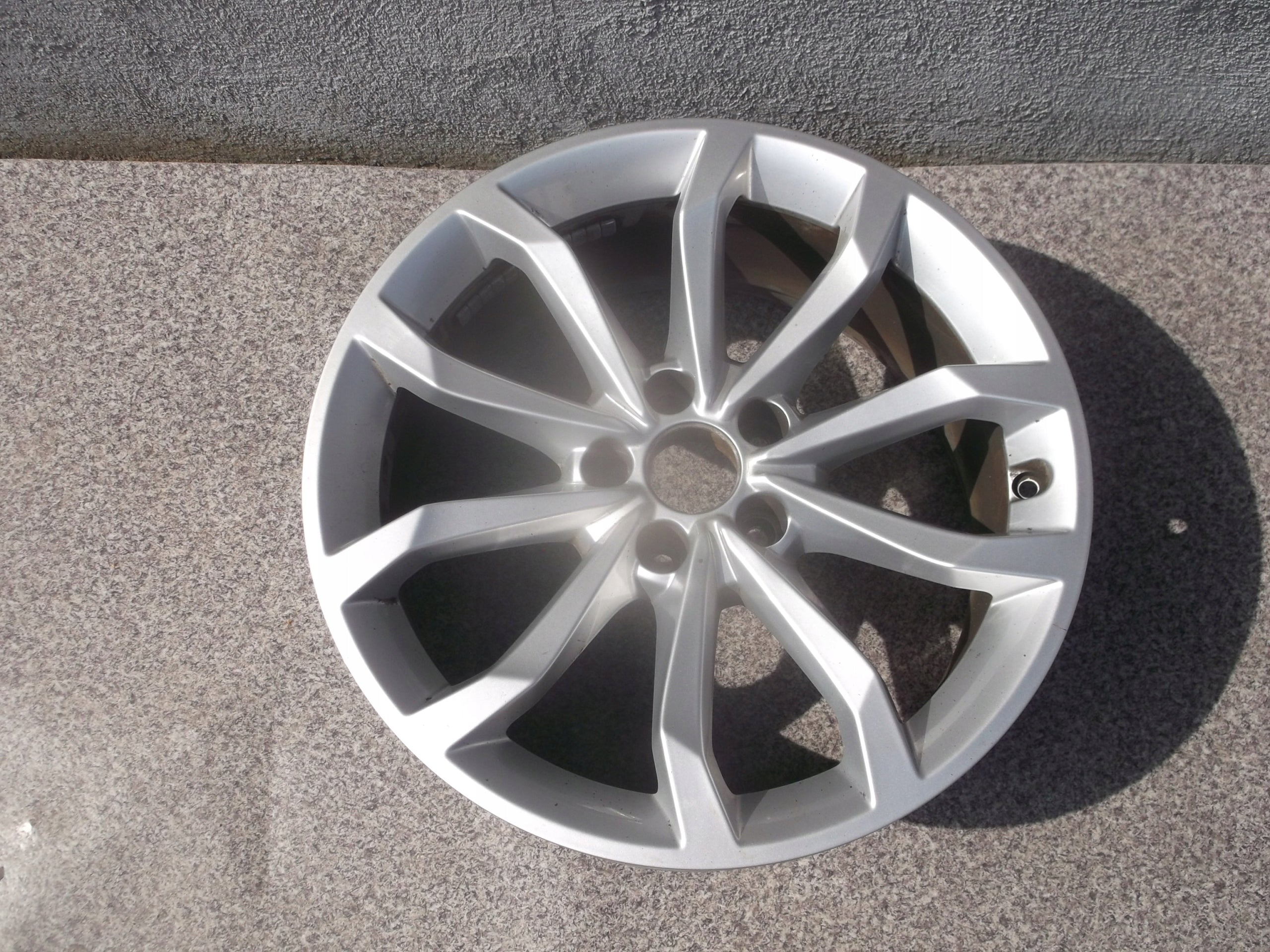 1x Alu Felge Audi A4 Aluminum rim 18 Zoll 8.0J 5x112 40ET