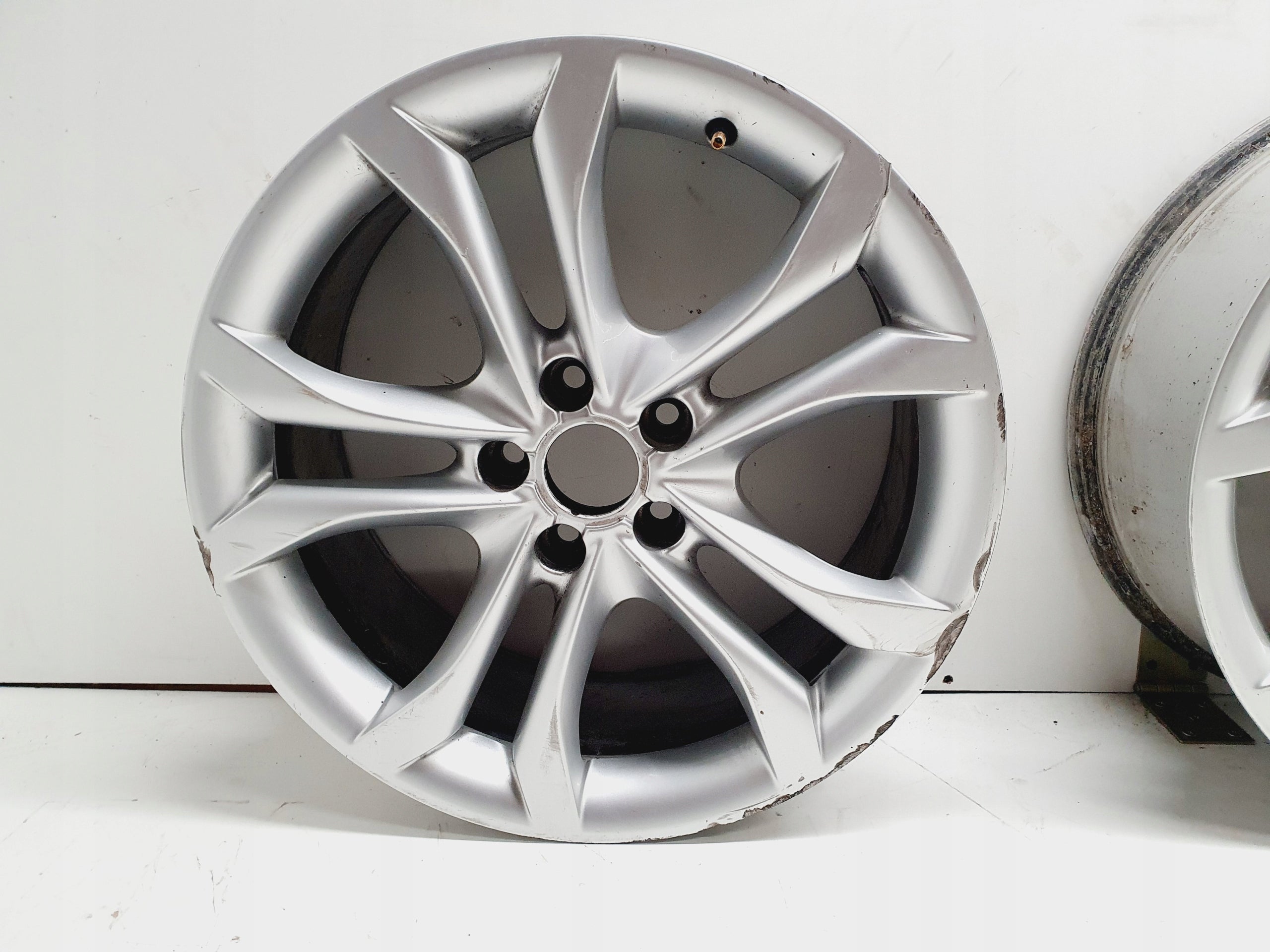 1x Alu Felge Audi A4 Aluminum rim 18 Zoll 7.5J 5x112 43ET 8K0601025