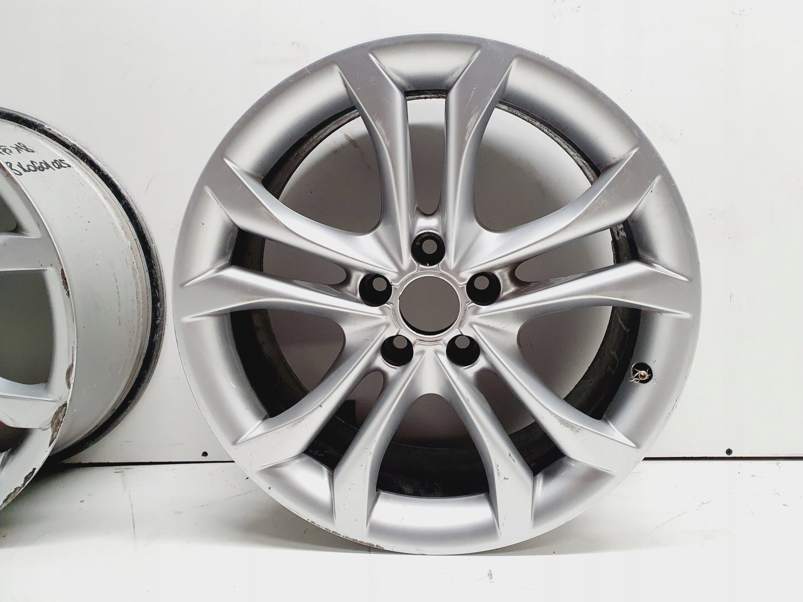 1x Alu Felge Audi A4 Aluminum rim 18 Zoll 7.5J 5x112 43ET 8K0601025