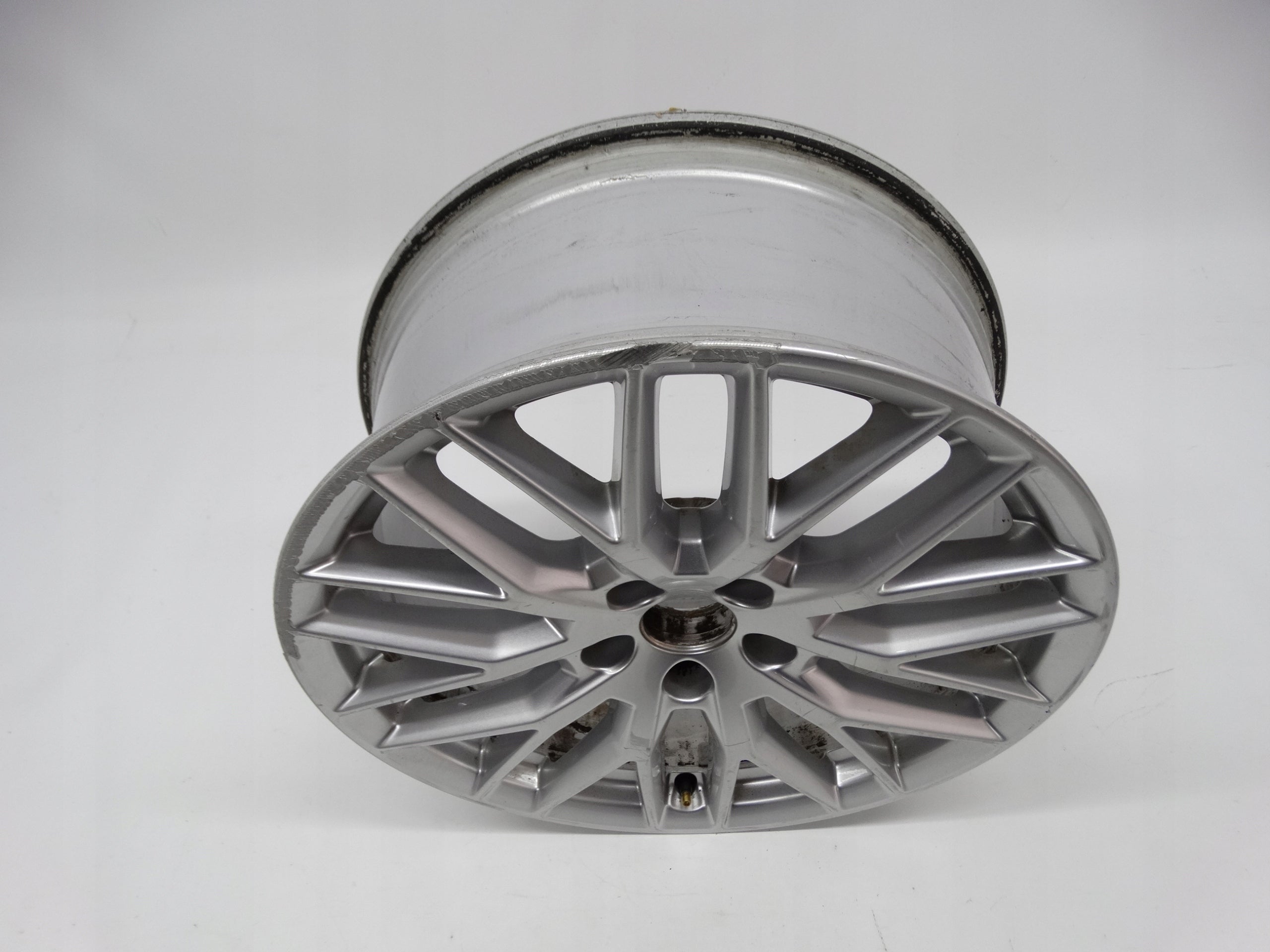 1x Alu Felge Audi A4 Aluminum rim 18 Zoll 8.0J 5x112 40ET 8W0601025BB