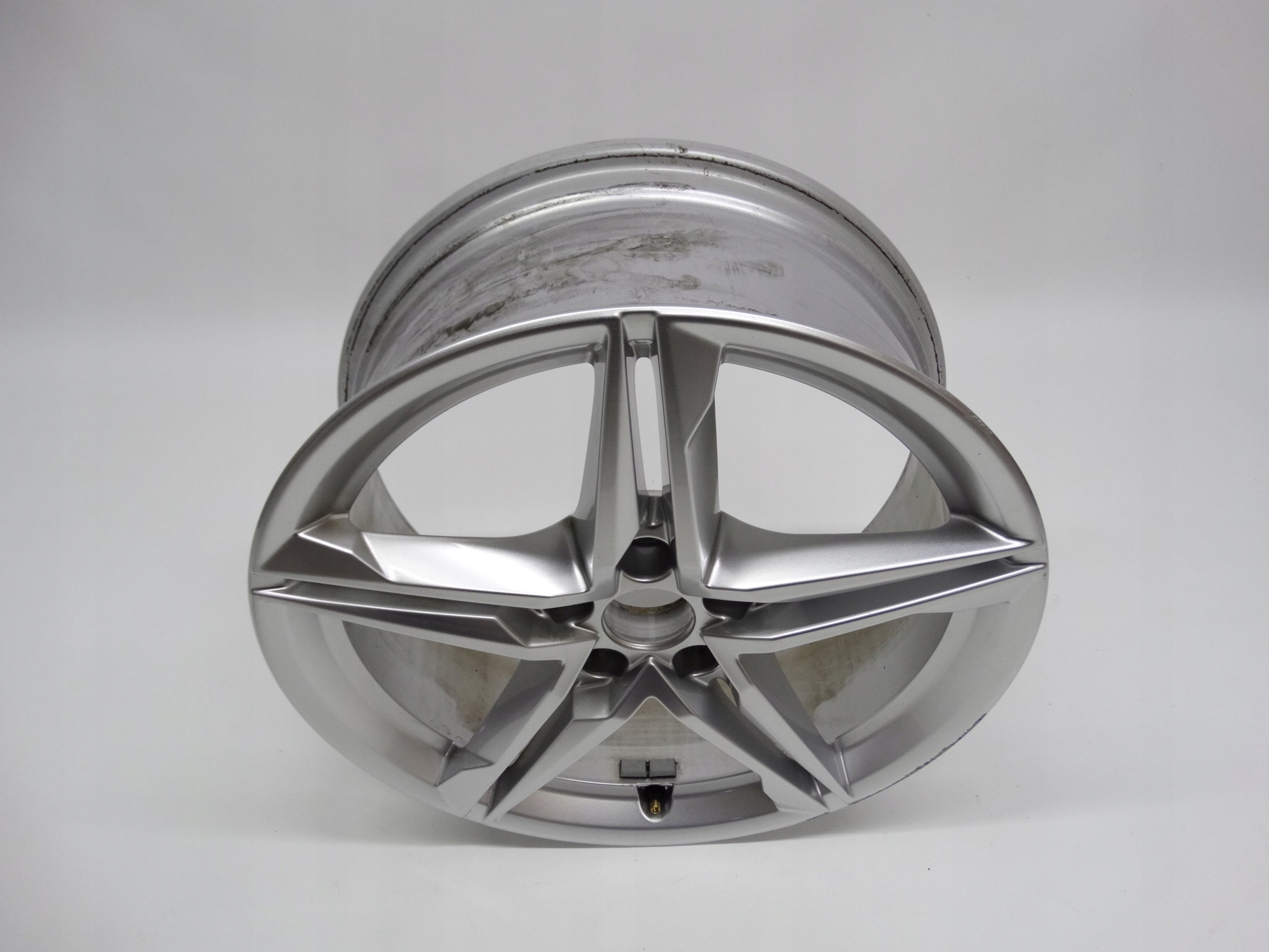 1x Alu Felge Audi A4 Aluminum rim 18 Zoll 8.0J 5x112 40ET 8W0601025EC