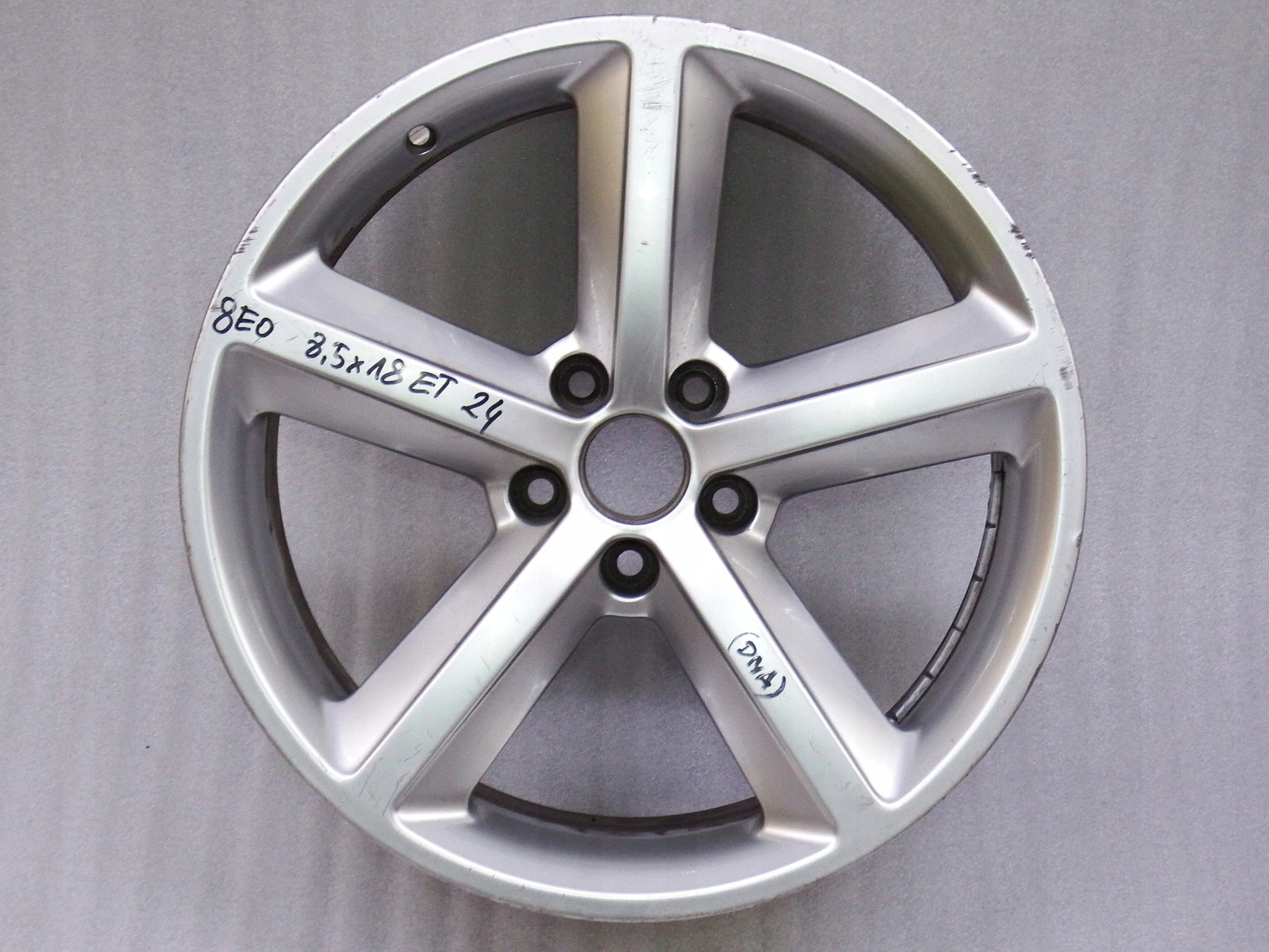 1x Alu Felge Audi A4 Aluminum rim 18 Zoll 8.5J 5x112 24ET