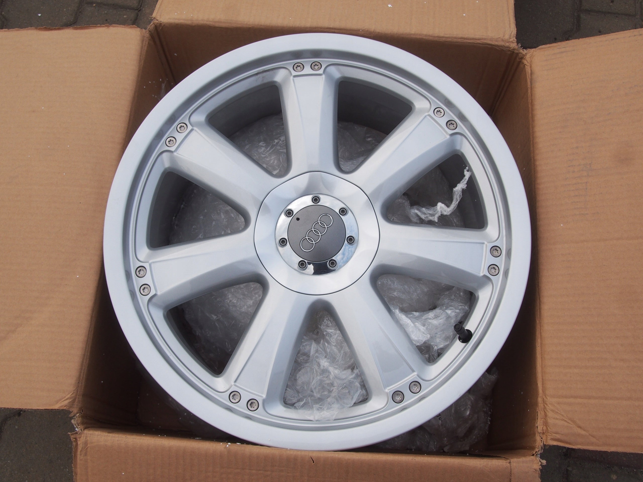 1x Alu Felge Audi A4 Aluminum rim 18 Zoll 8.0J 5x112 40ET