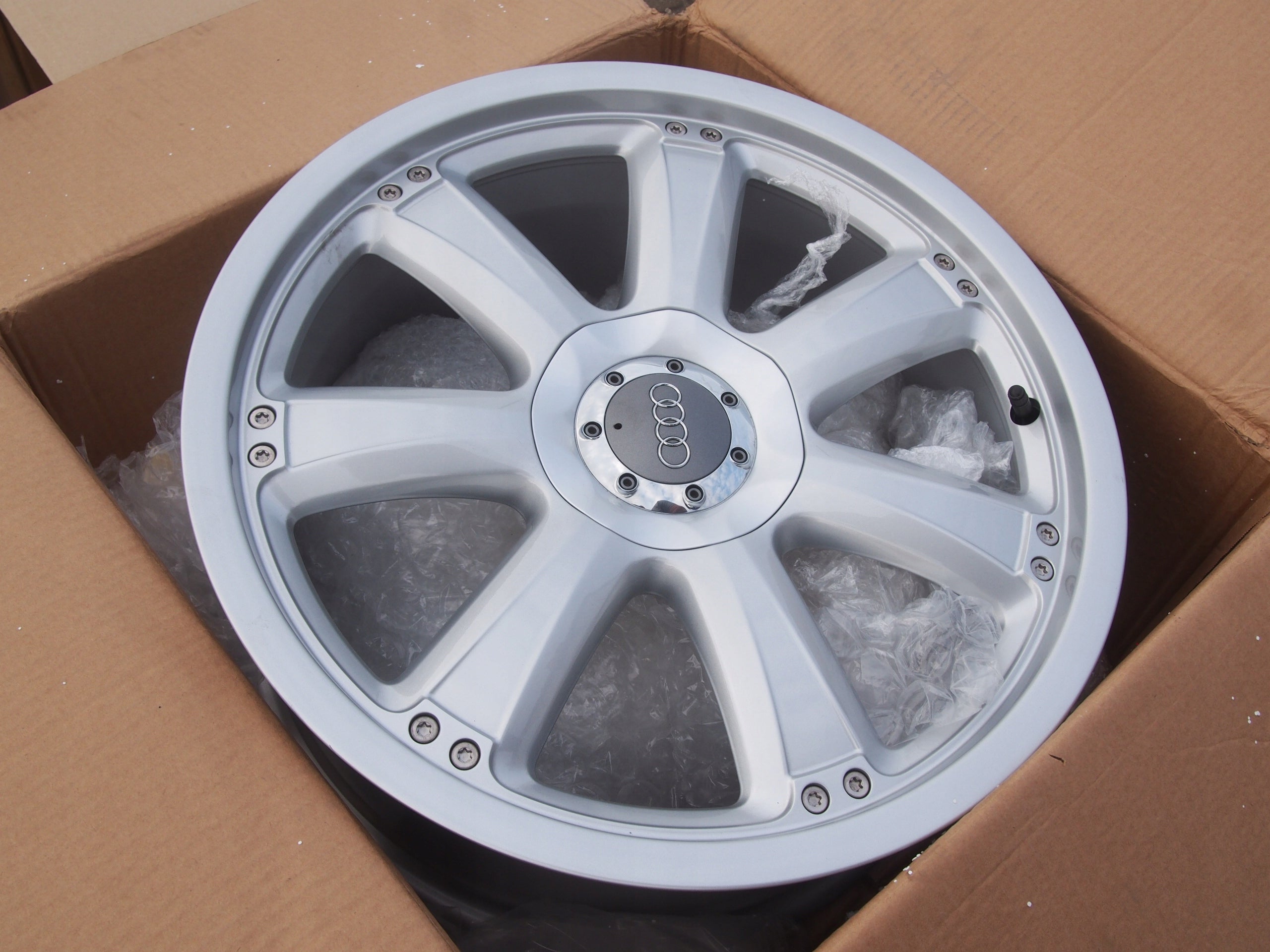 1x Alu Felge Audi A4 Aluminum rim 18 Zoll 8.0J 5x112 40ET