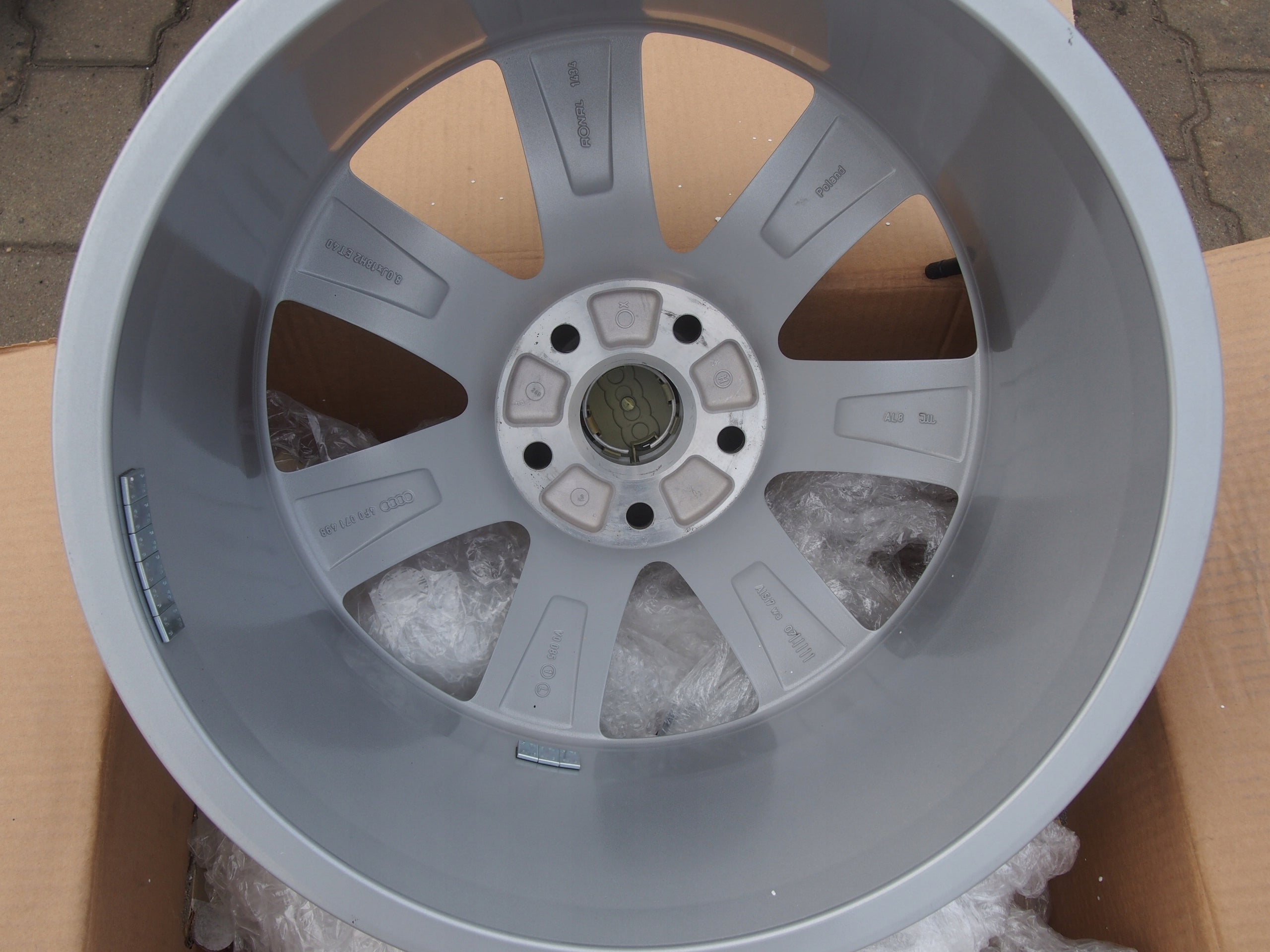 1x Alu Felge Audi A4 Aluminum rim 18 Zoll 8.0J 5x112 40ET