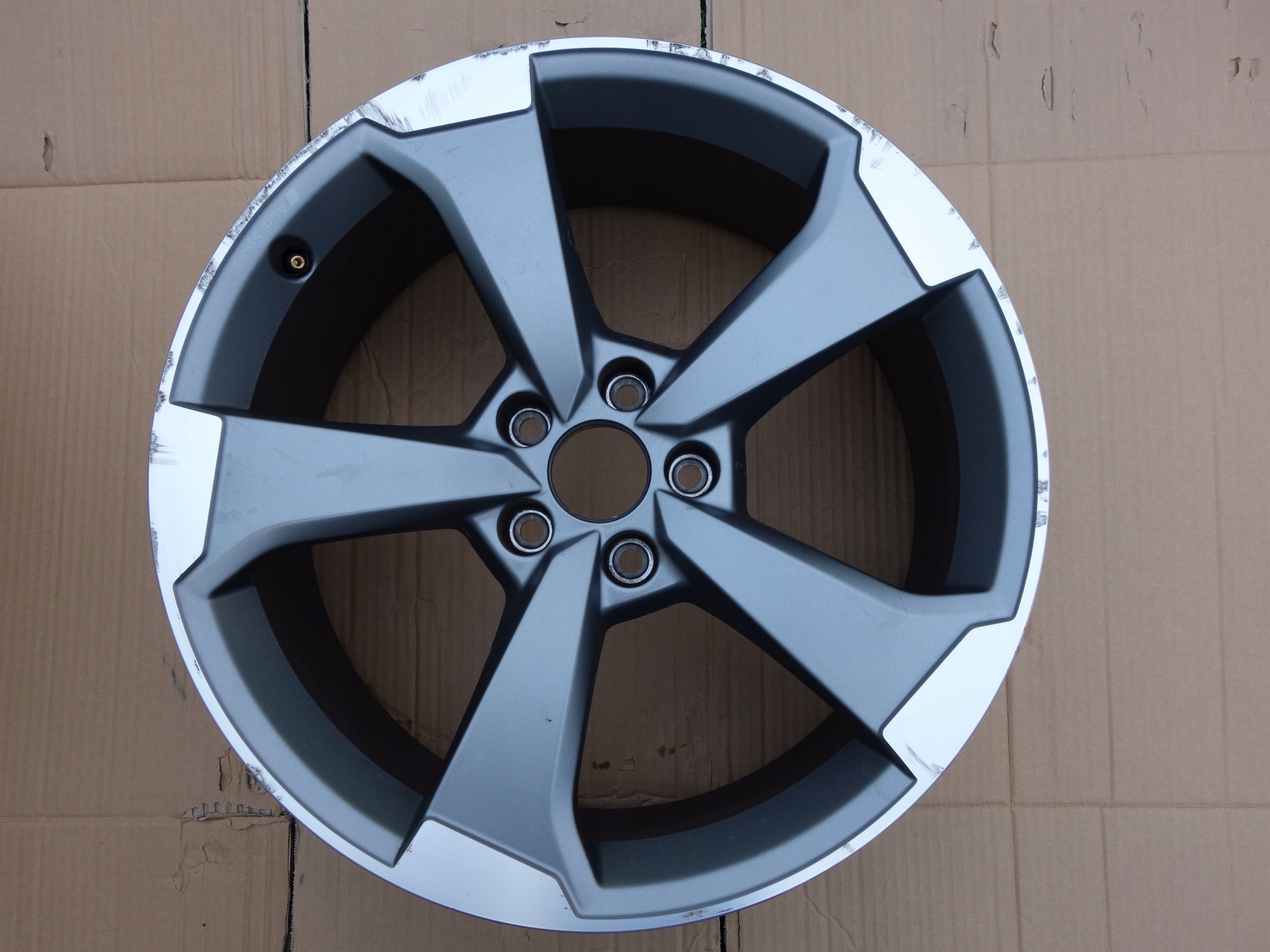 1x Alu Felge Audi A4 Aluminum rim 19 Zoll 8.5J 5x112