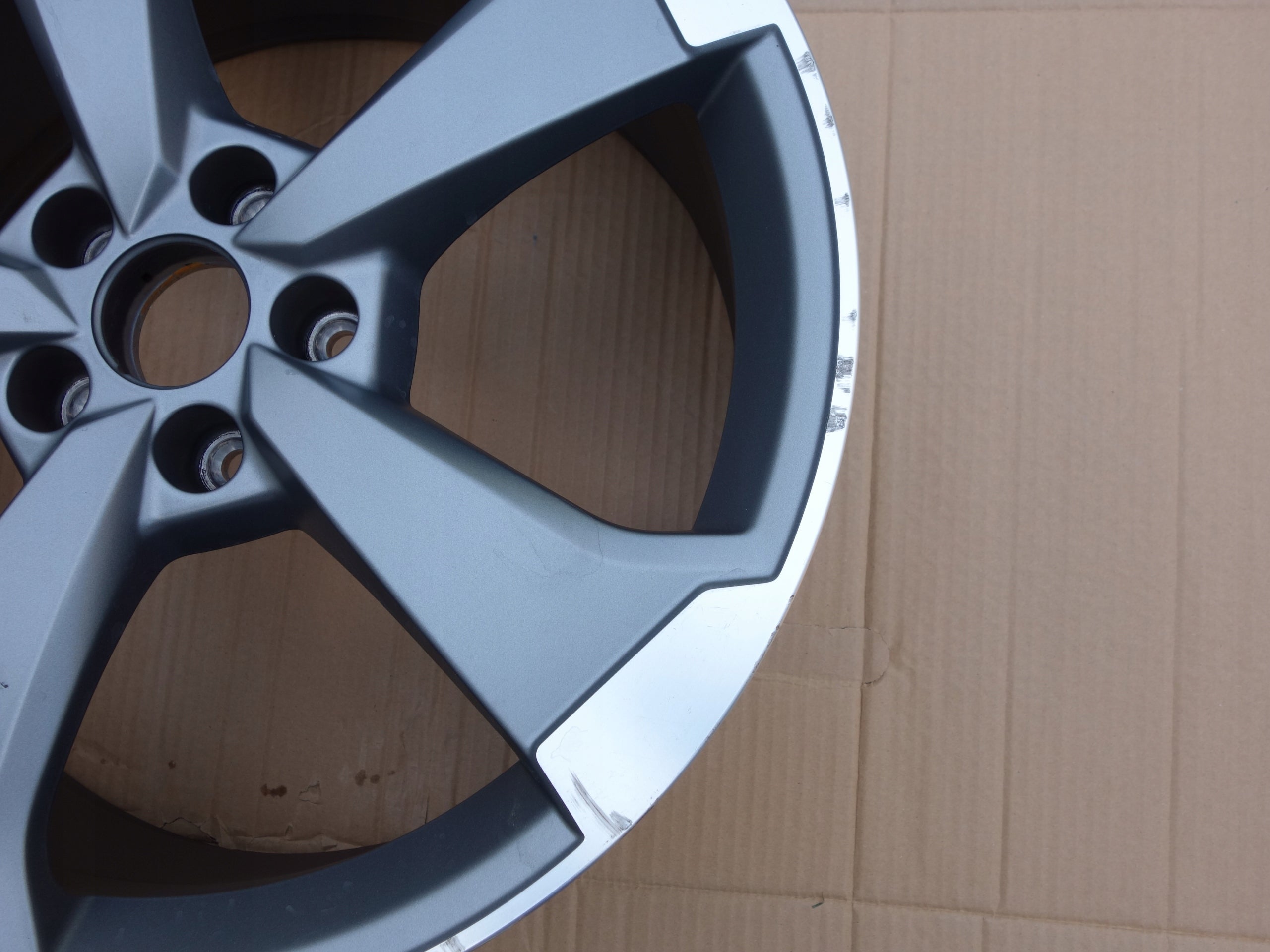 1x Alu Felge Audi A4 Aluminum rim 19 Zoll 8.5J 5x112