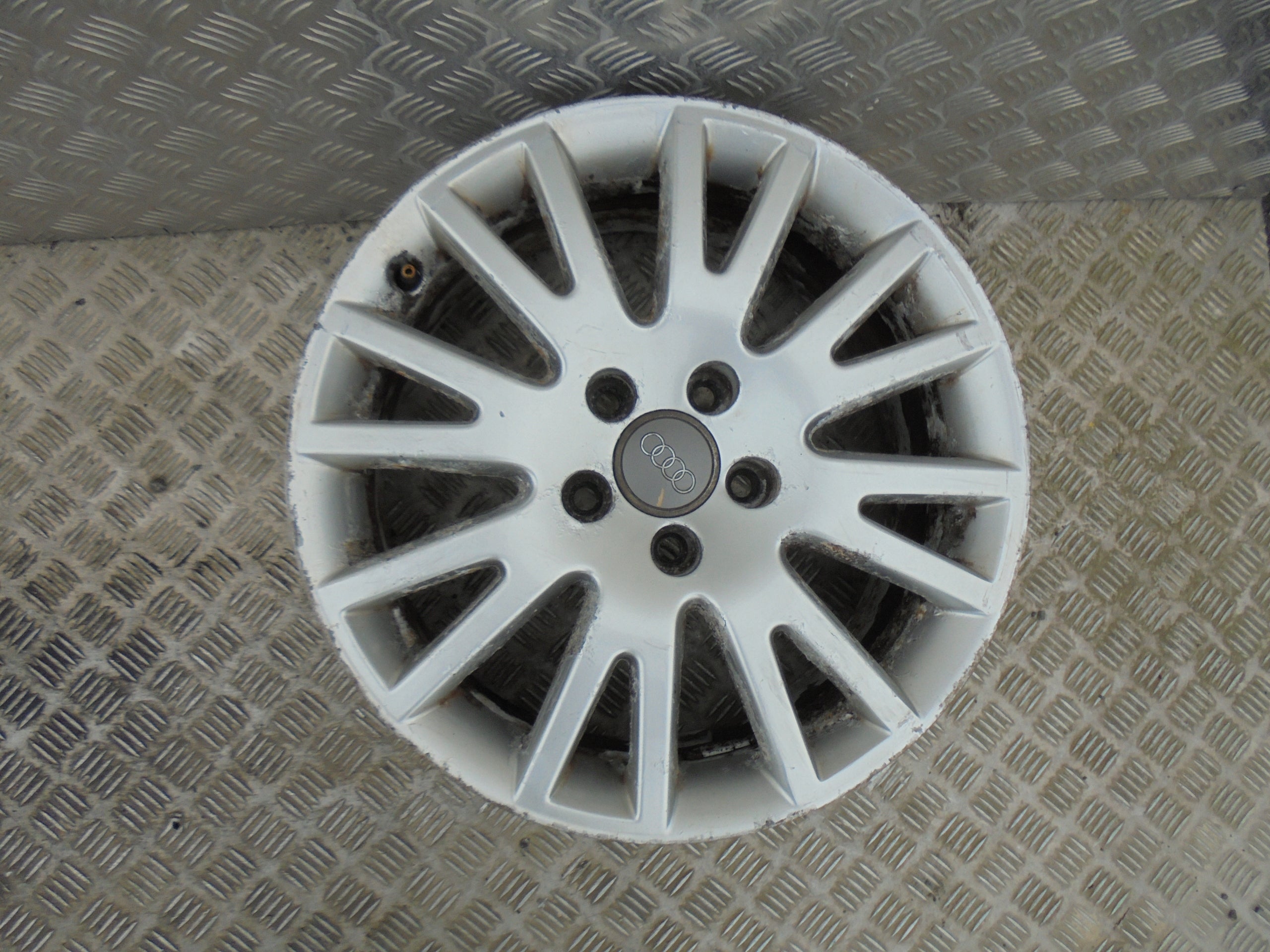 Alu Felge Audi A4 Aluminum rim 17 Zoll 7.5J 5x112 45ET