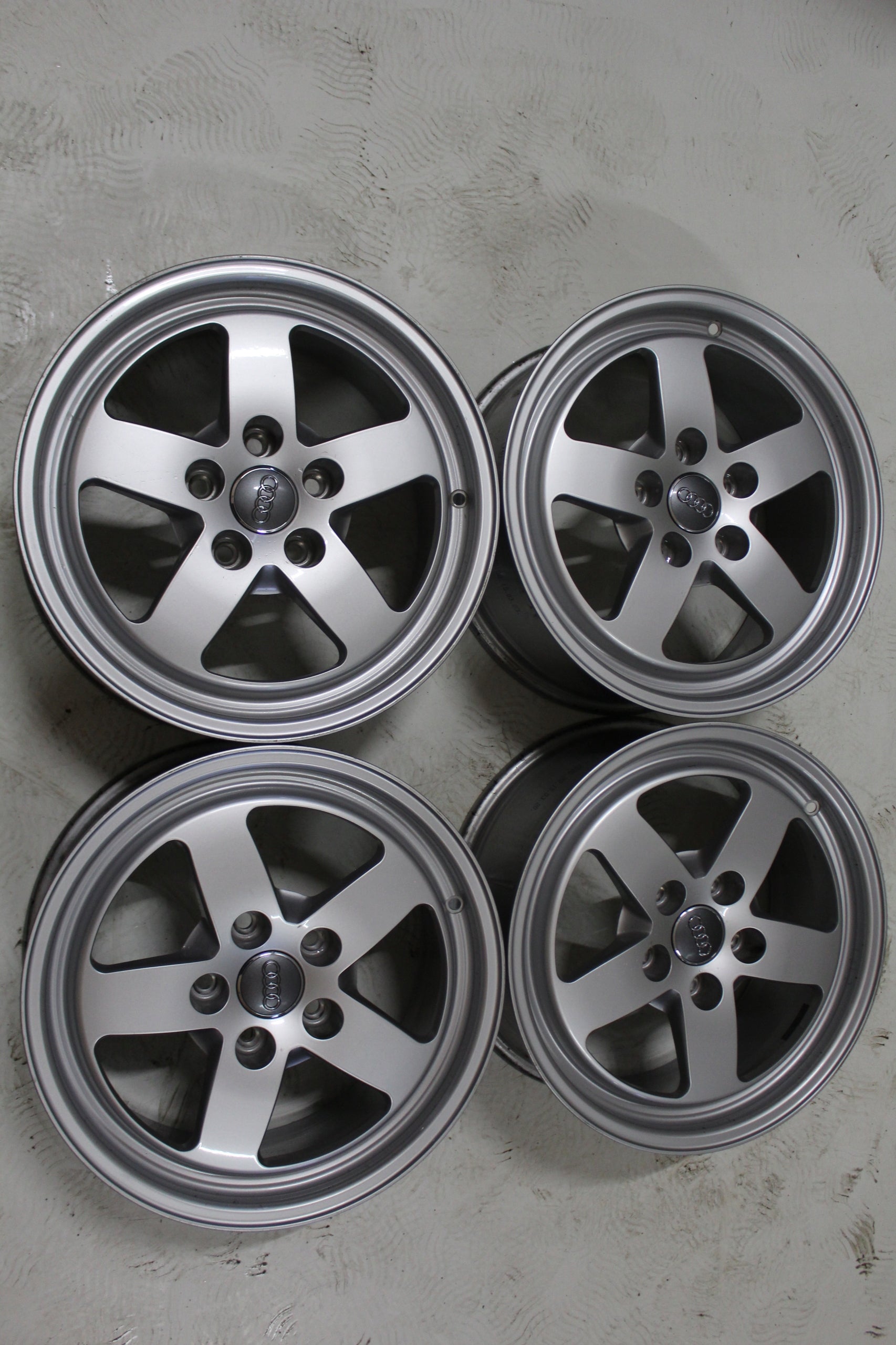 Alu Felge Audi A4 Aluminum rim 16 Zoll 7.0J 5x112 35ET