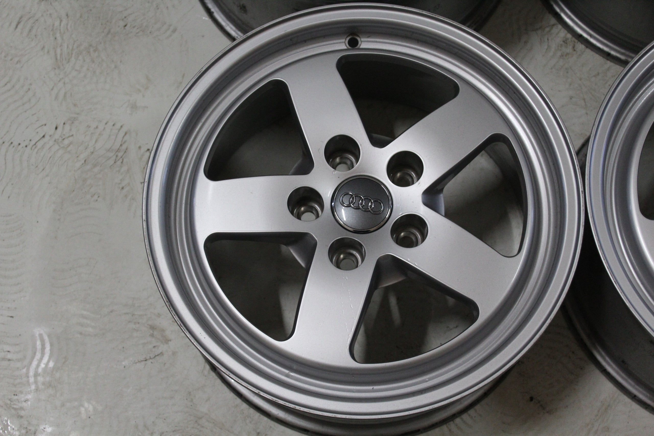 Alu Felge Audi A4 Aluminum rim 16 Zoll 7.0J 5x112 35ET