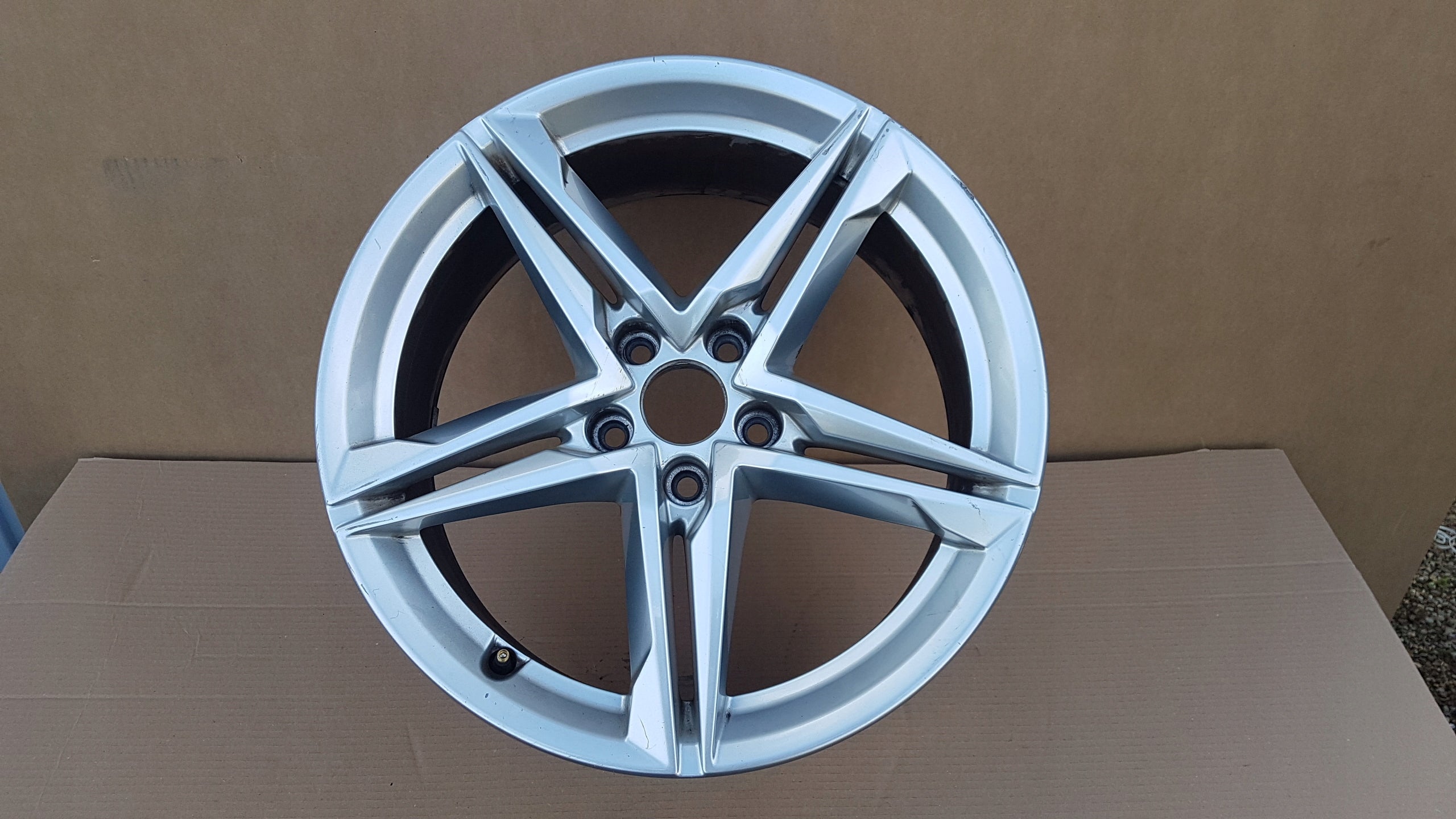 1x Alu Felge Audi A4 Aluminum rim 18 Zoll 8.0J 5x112 40ET