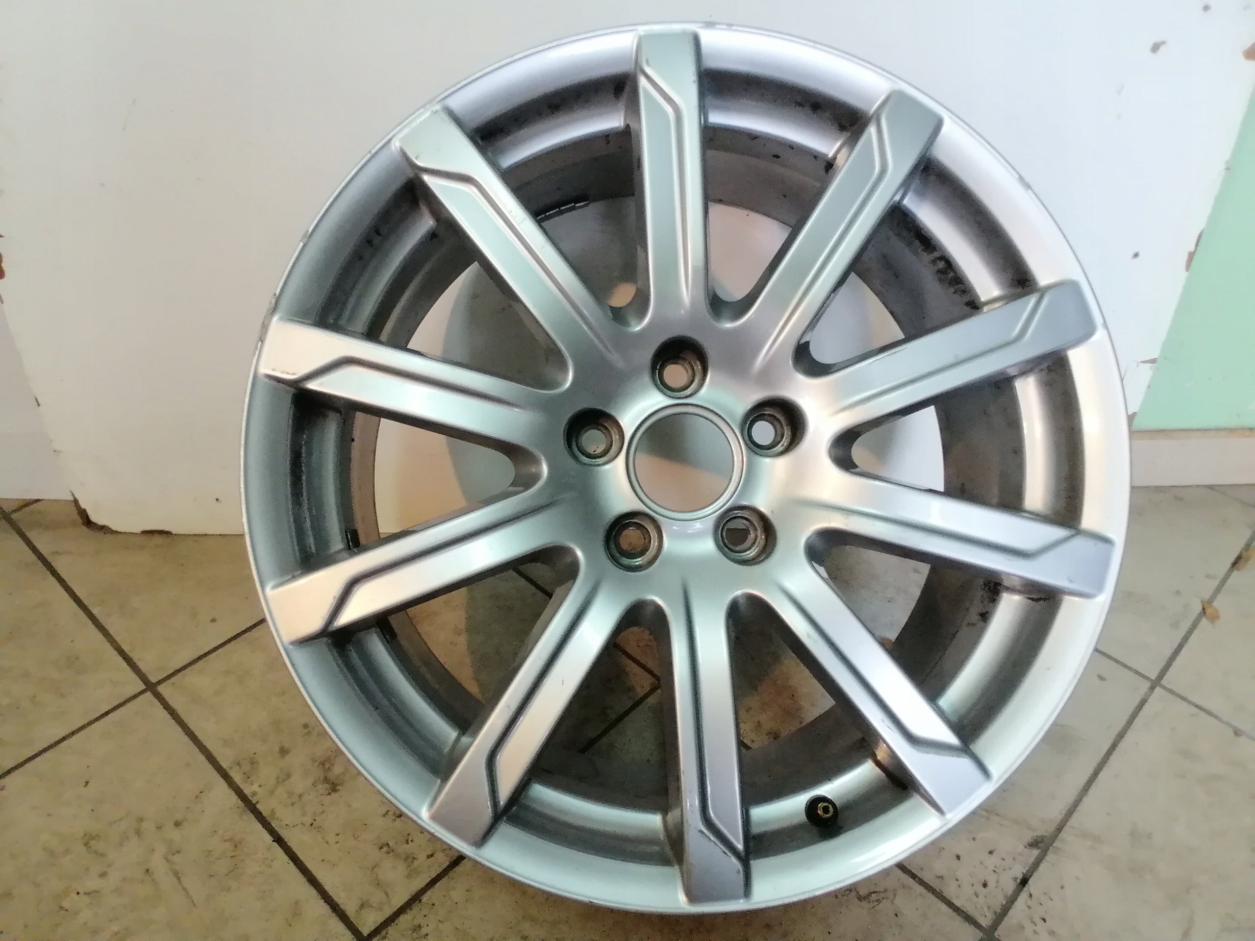  1x aluminum rim Audi A4 Aluminum rim 18 inch 8.0J 5x112 47ET 8K0601025AJ  product image