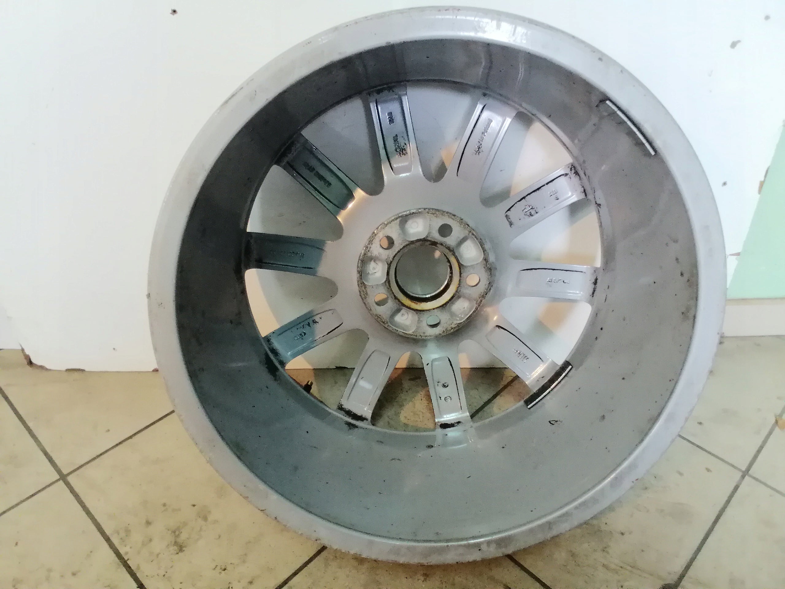 1x Alu Felge Audi A4 Aluminum rim 18 Zoll 8.0J 5x112 47ET 8K0601025AJ