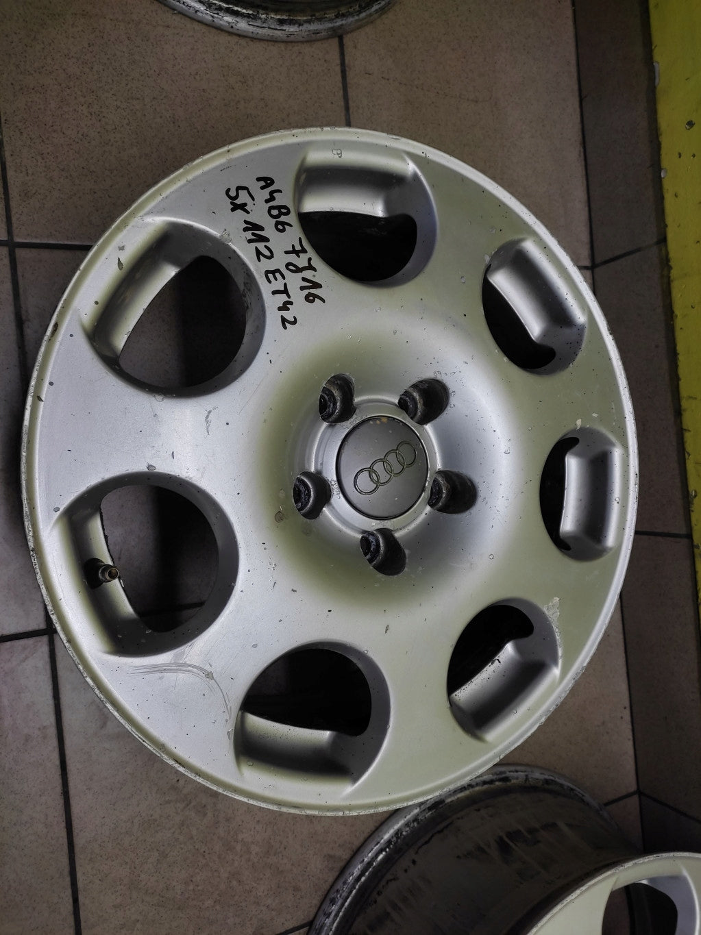 Alu Felge Audi A4 Aluminum rim 16 Zoll 7.0J 5x112 8E0601025F