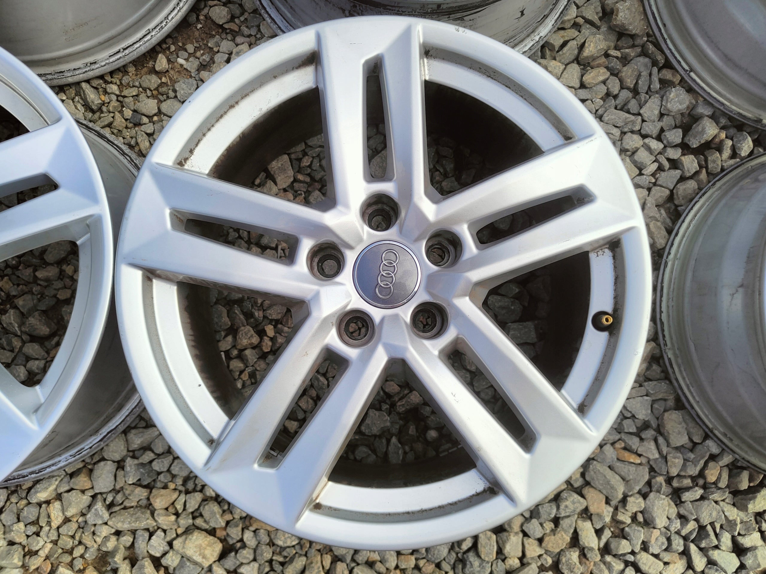 Alu Felge Audi A4 Aluminum rim 17 Zoll 7.0J 5x112 42ET 8W0601025P