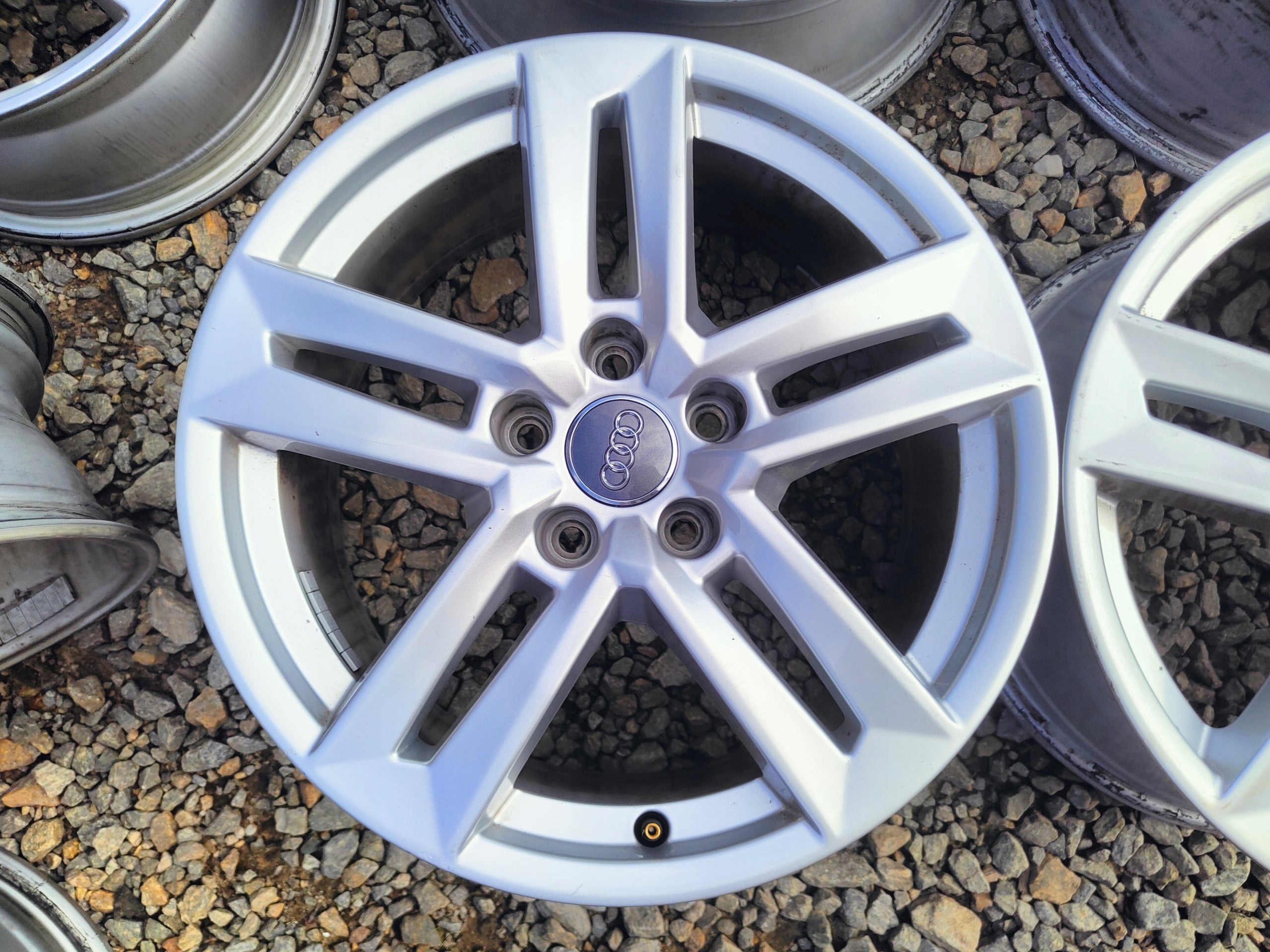 Alu Felge Audi A4 Aluminum rim 17 Zoll 7.0J 5x112 42ET 8W0601025P