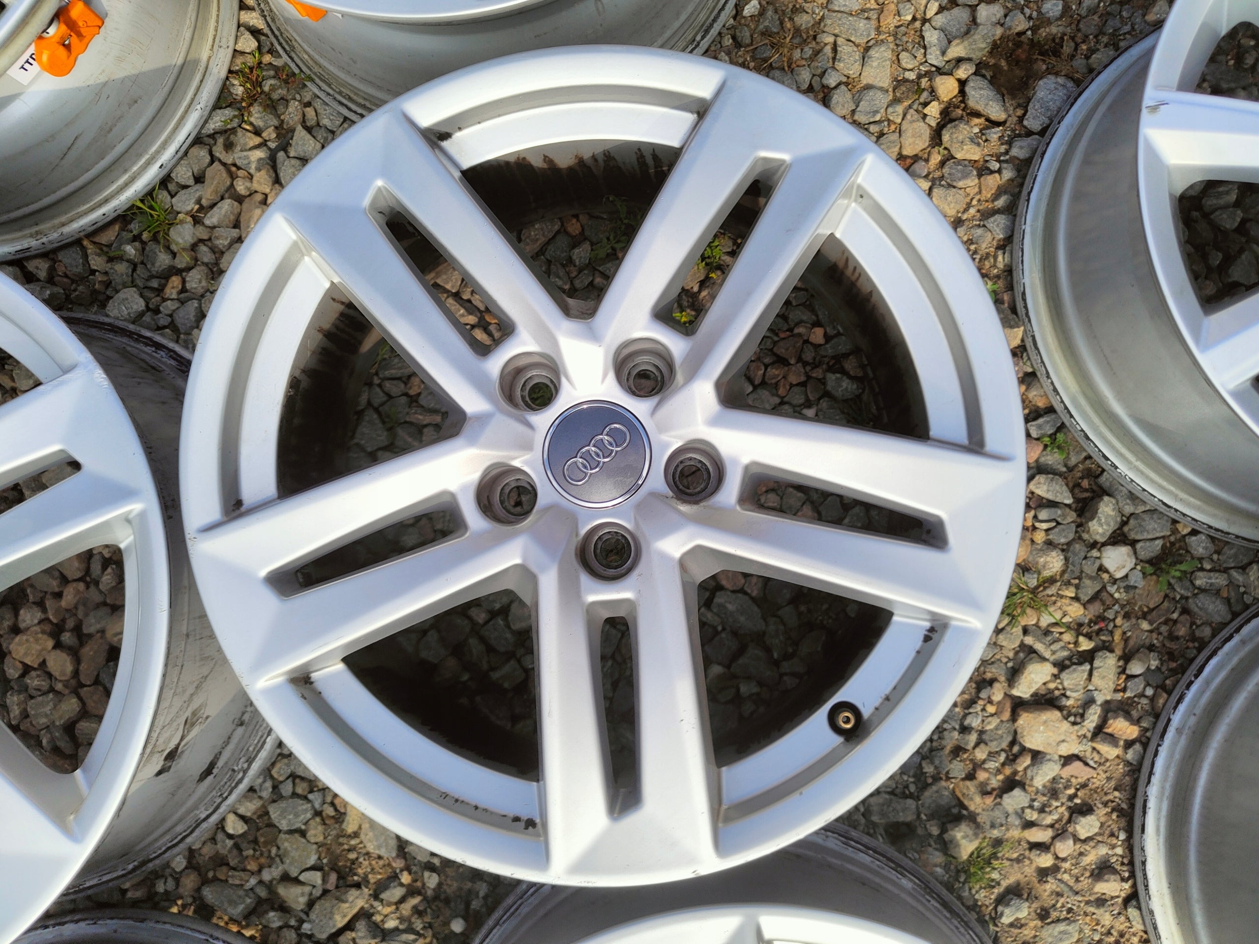 Alu Felge Audi A4 Aluminum rim 17 Zoll 7.0J 5x112 42ET 8W0601025P