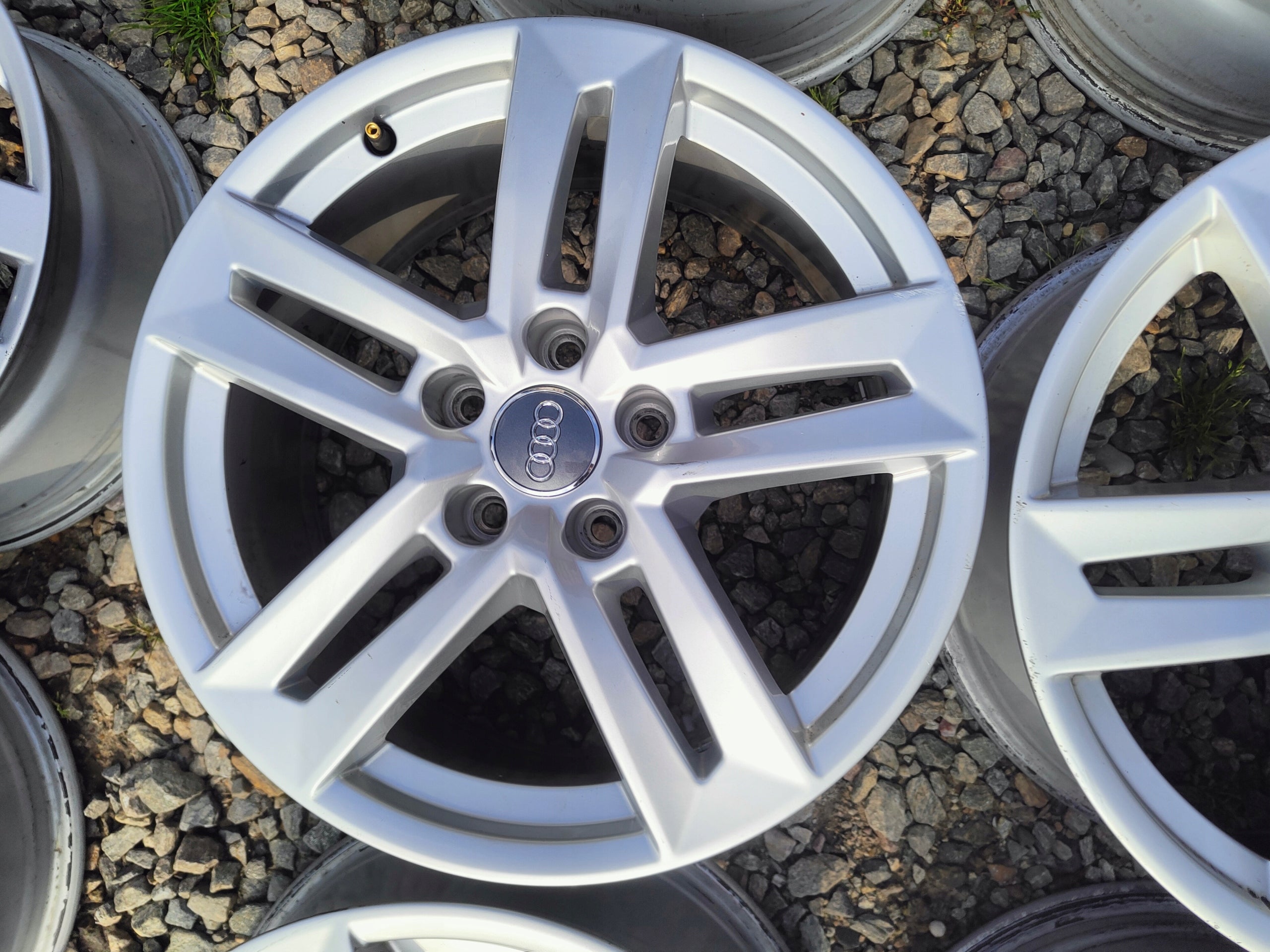 Alu Felge Audi A4 Aluminum rim 17 Zoll 7.0J 5x112 42ET 8W0601025P