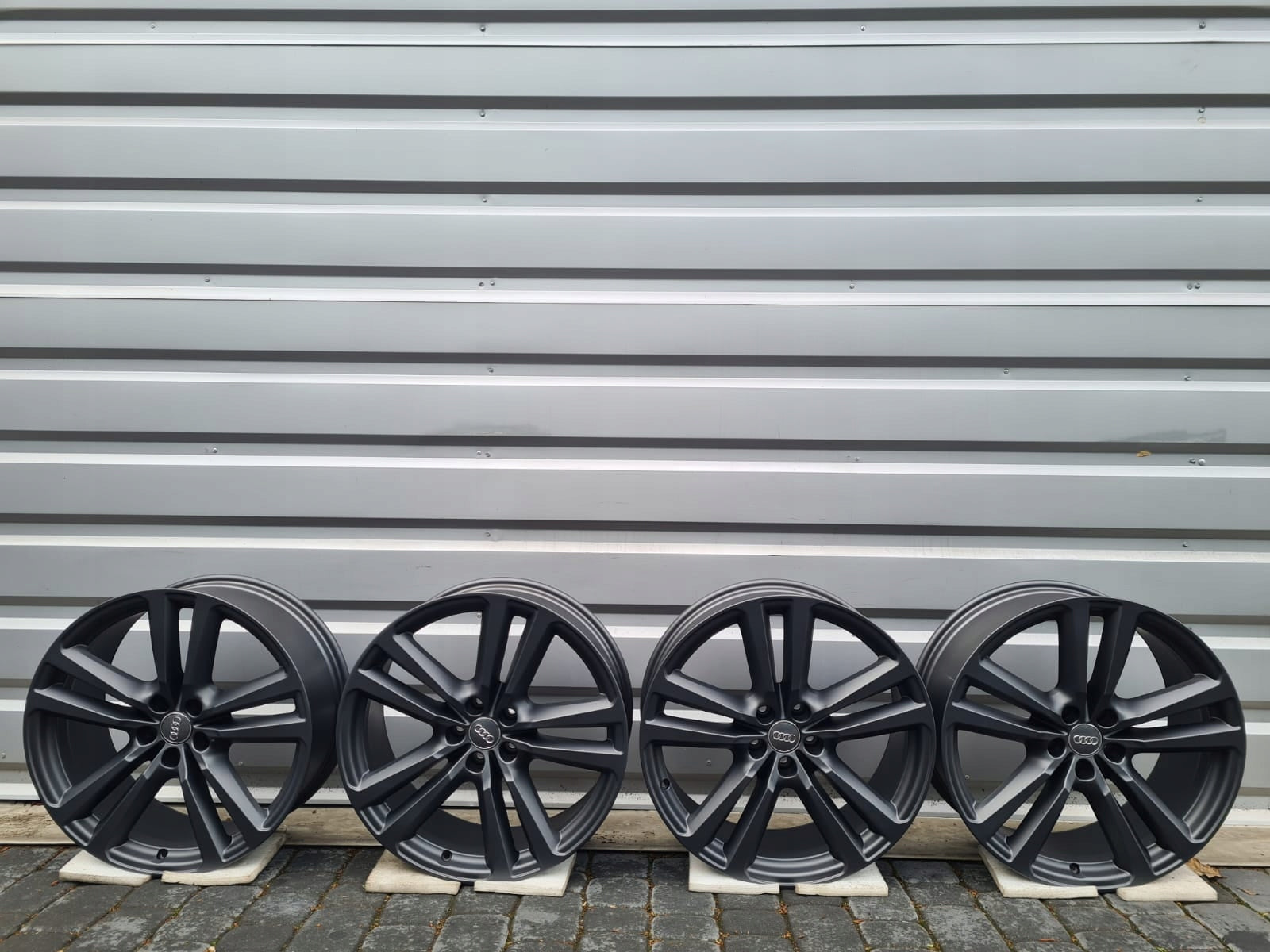 Alu Felge Audi Q3 A6 A8 Q7 A5 A7 Q5 Aluminum rim 20 Zoll 8.0J 5x112 28ET