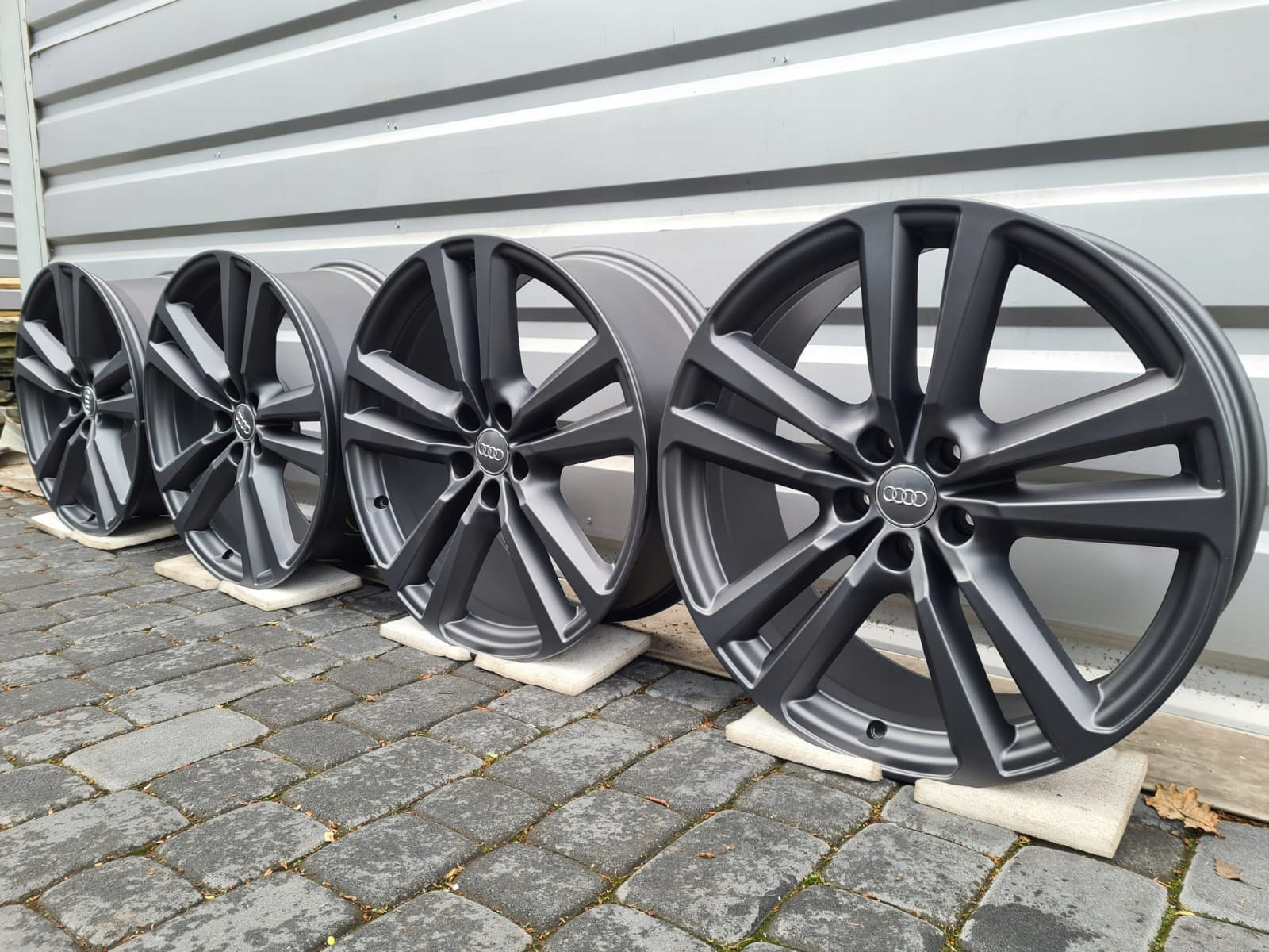 Alu Felge Audi Q3 A6 A8 Q7 A5 A7 Q5 Aluminum rim 20 Zoll 8.0J 5x112 28ET