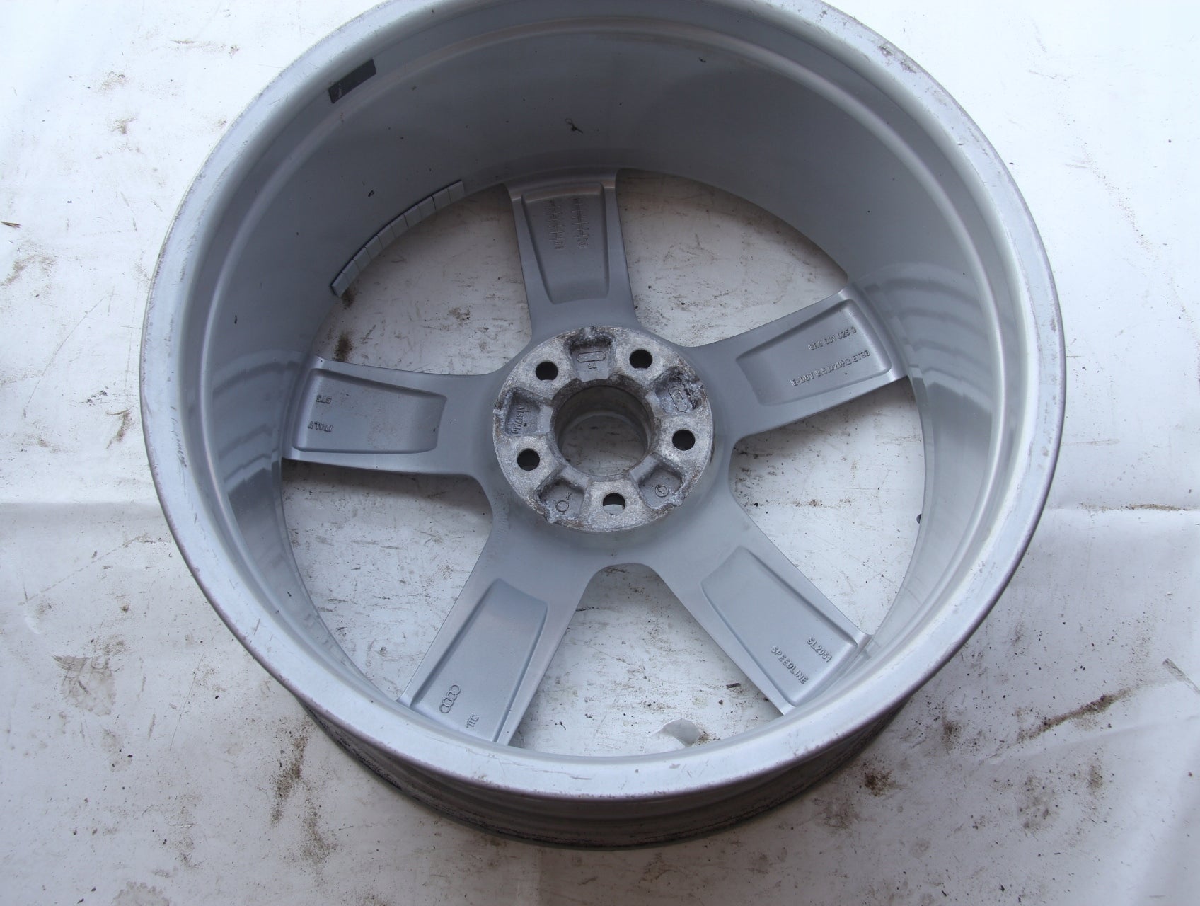 1x Alu Felge Audi A6 A8 S5 A5 A7 Aluminum rim 20 Zoll 8.5J 5x112 8R0601025D