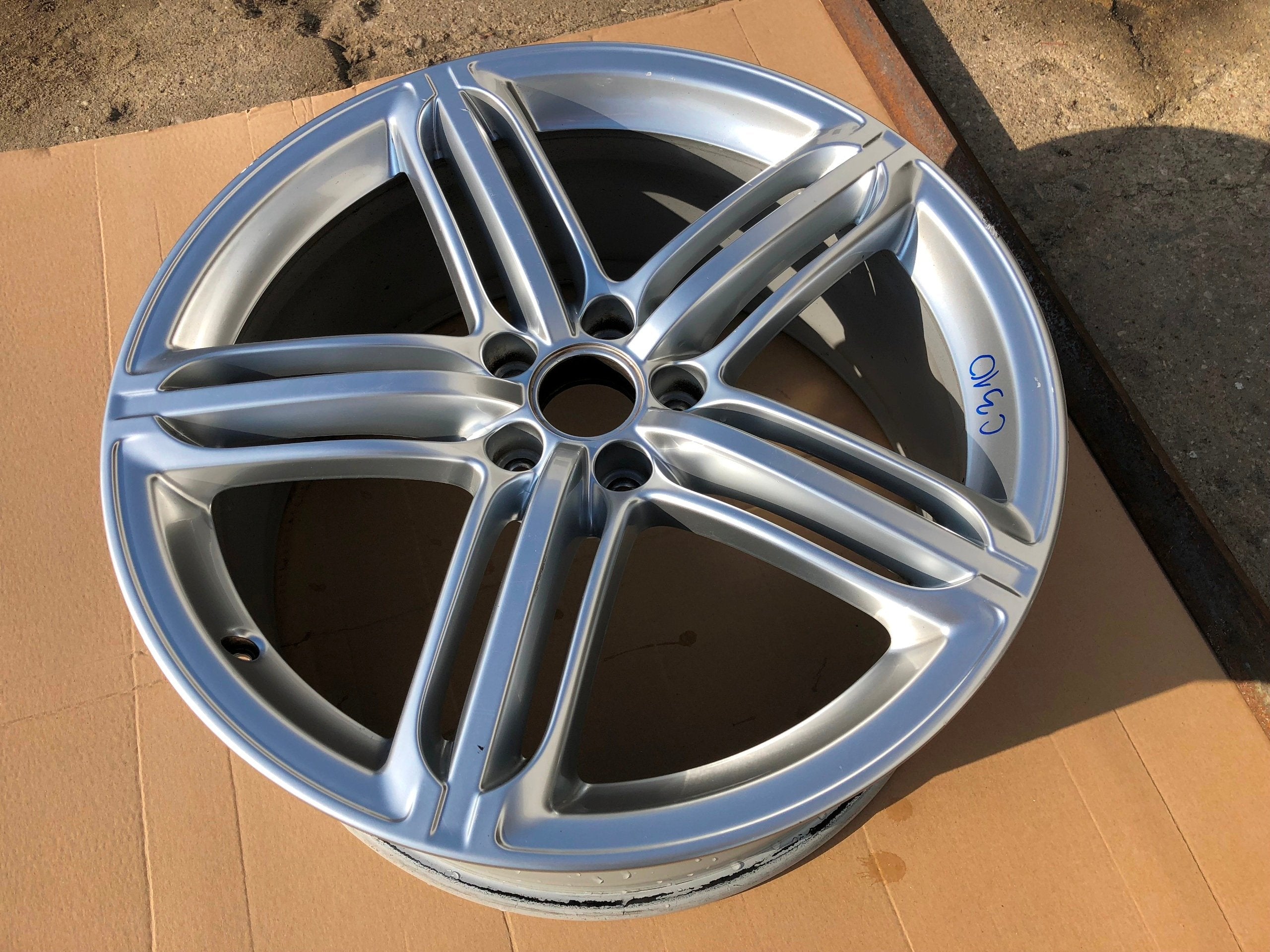 1x Alu Felge Audi A6 S5 A5 S6 Aluminum rim 20 Zoll 8.5J 5x112 45ET 4G0601025