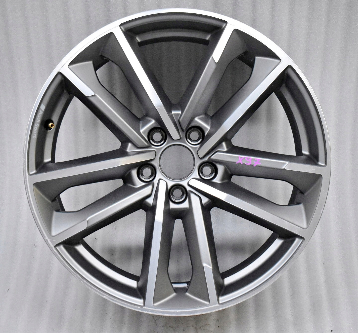 1x Alu Felge Audi A5 S5 Aluminum rim 19 Zoll 8.5J 5x112 32ET 8W0601025DC